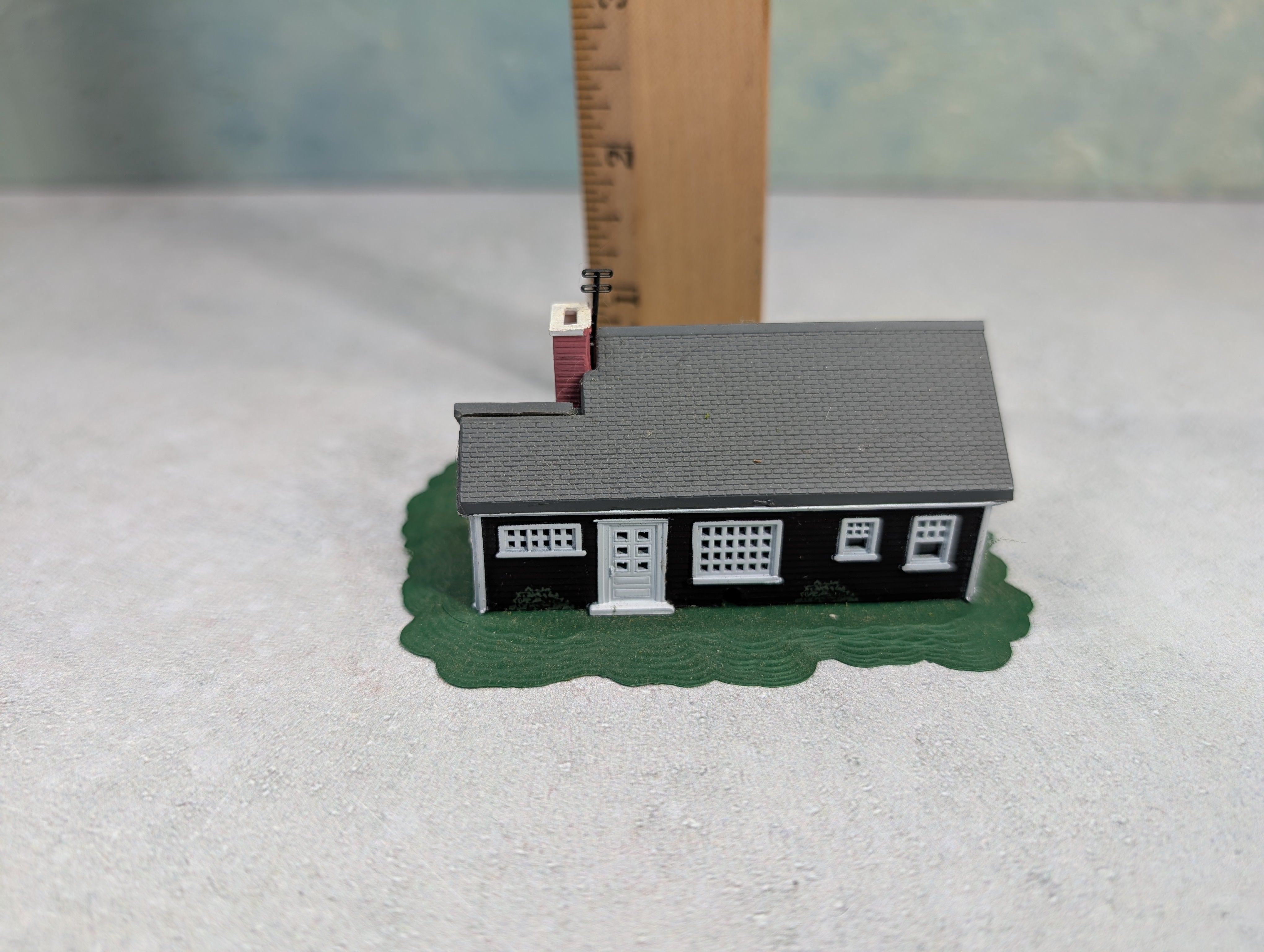 USED Bachmann N Scale Little House