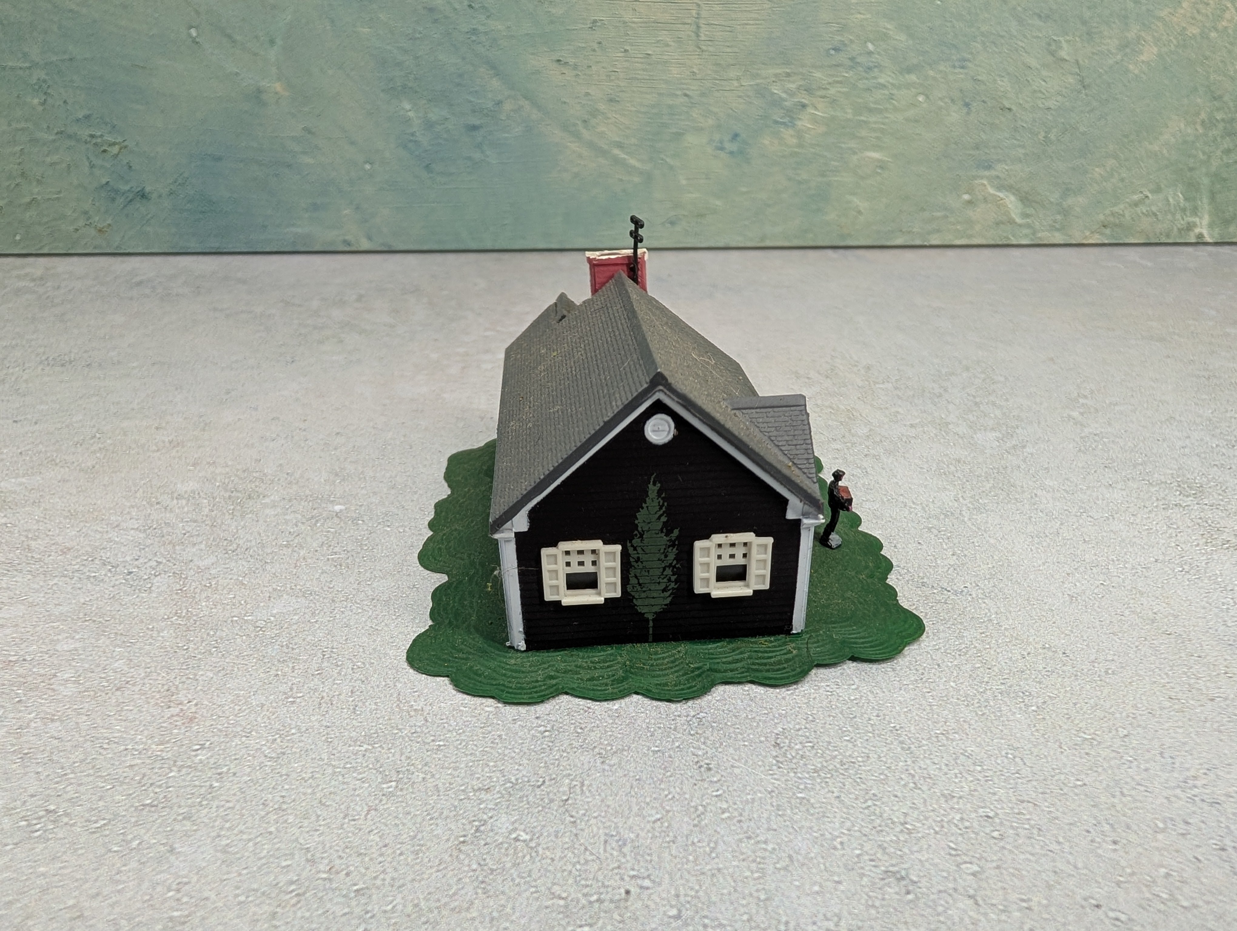 USED Bachmann N Scale Little House