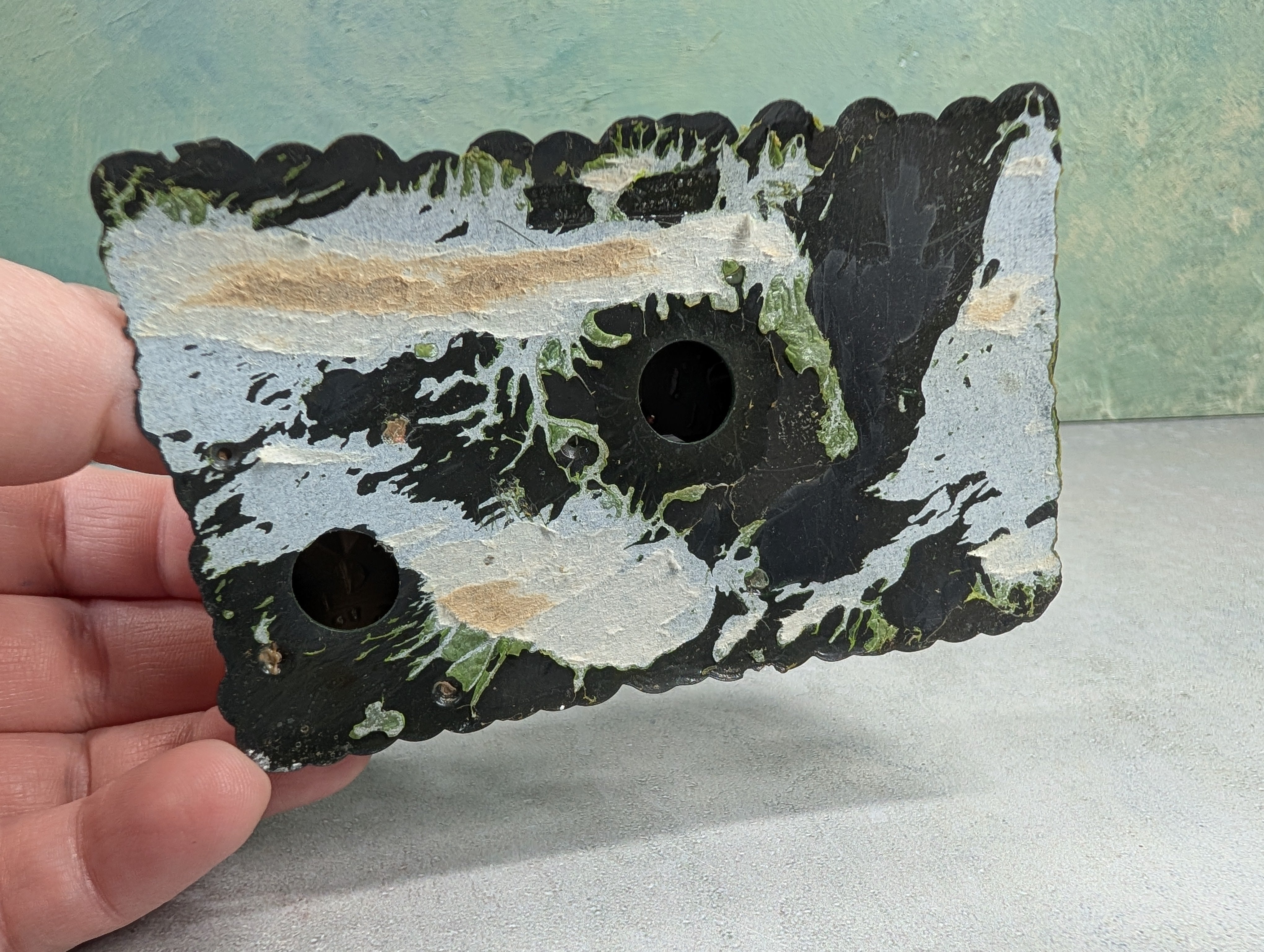 USED Bachmann N Scale White & Pink House w/ Garage & Car