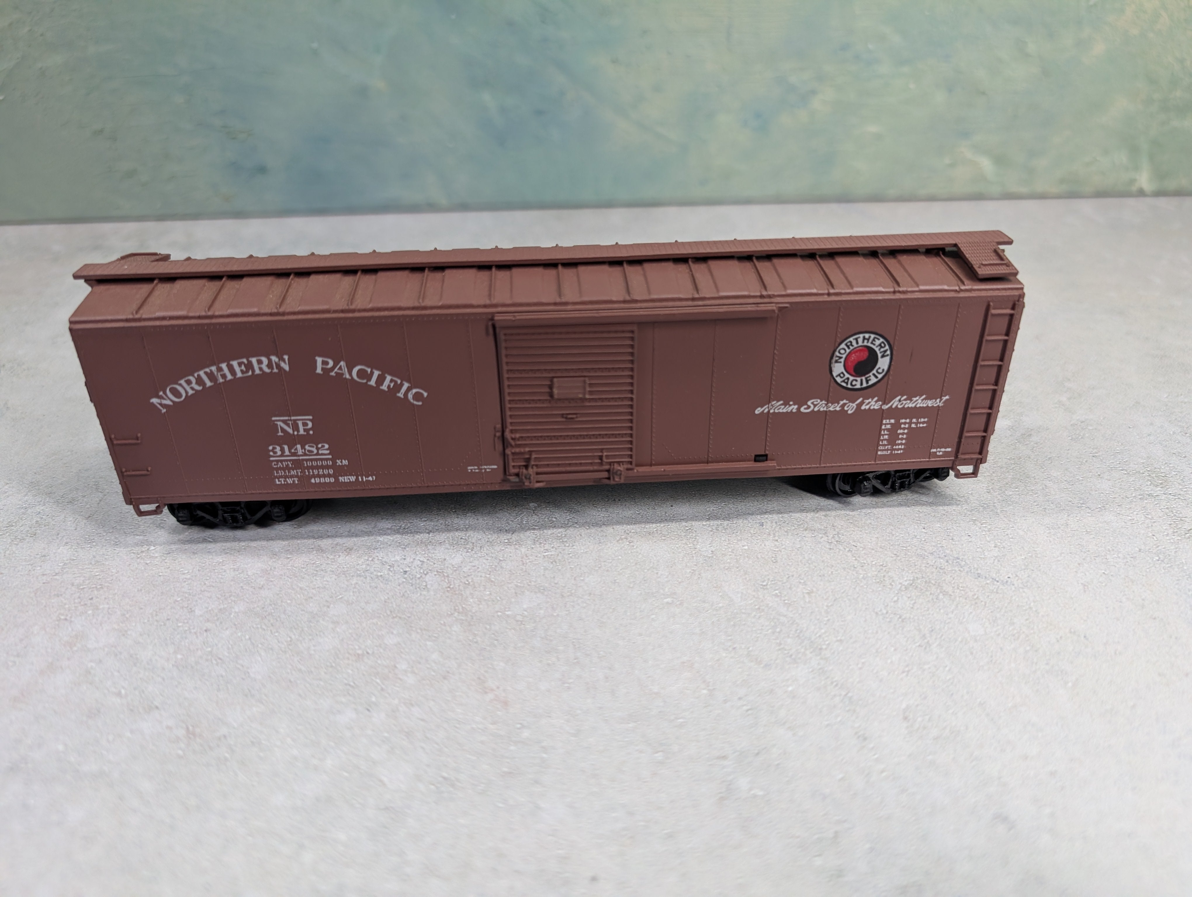 USED Athearn HO Scale 50' Box Car Northern Pacific NP #31482