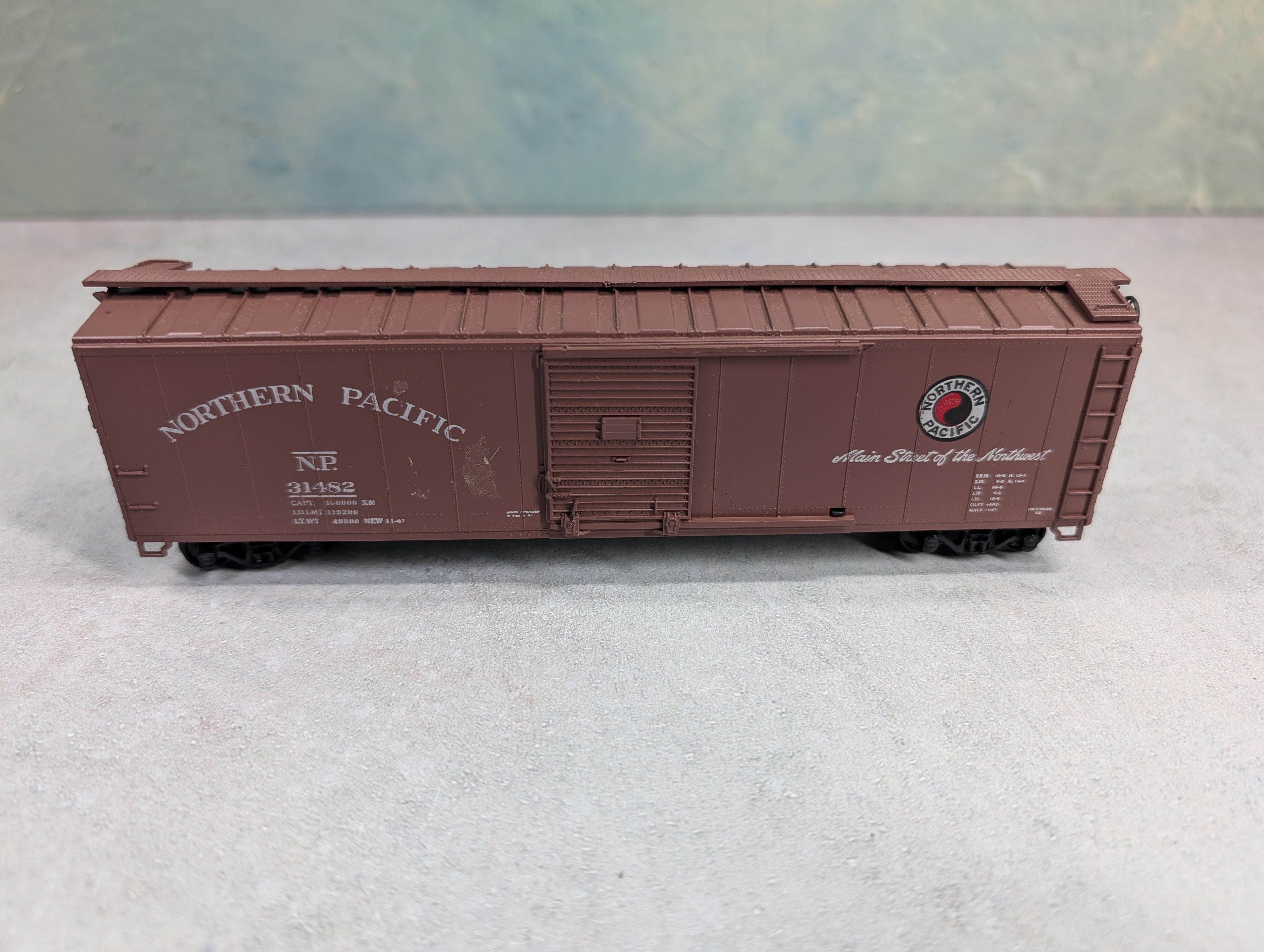 USED Athearn HO Scale 50' Box Car Northern Pacific NP #31482