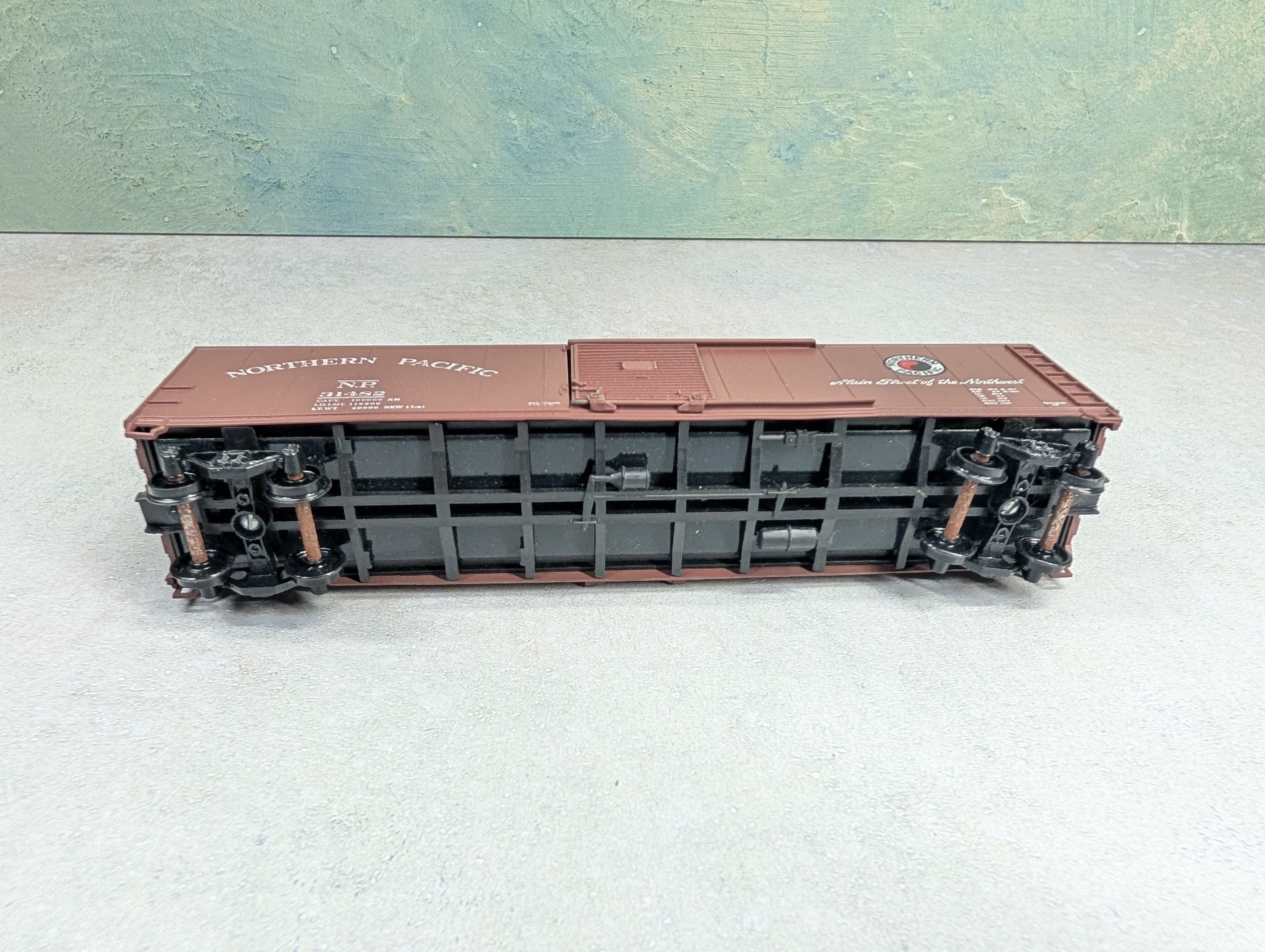 USED Athearn HO Scale 50' Box Car Northern Pacific NP #31482