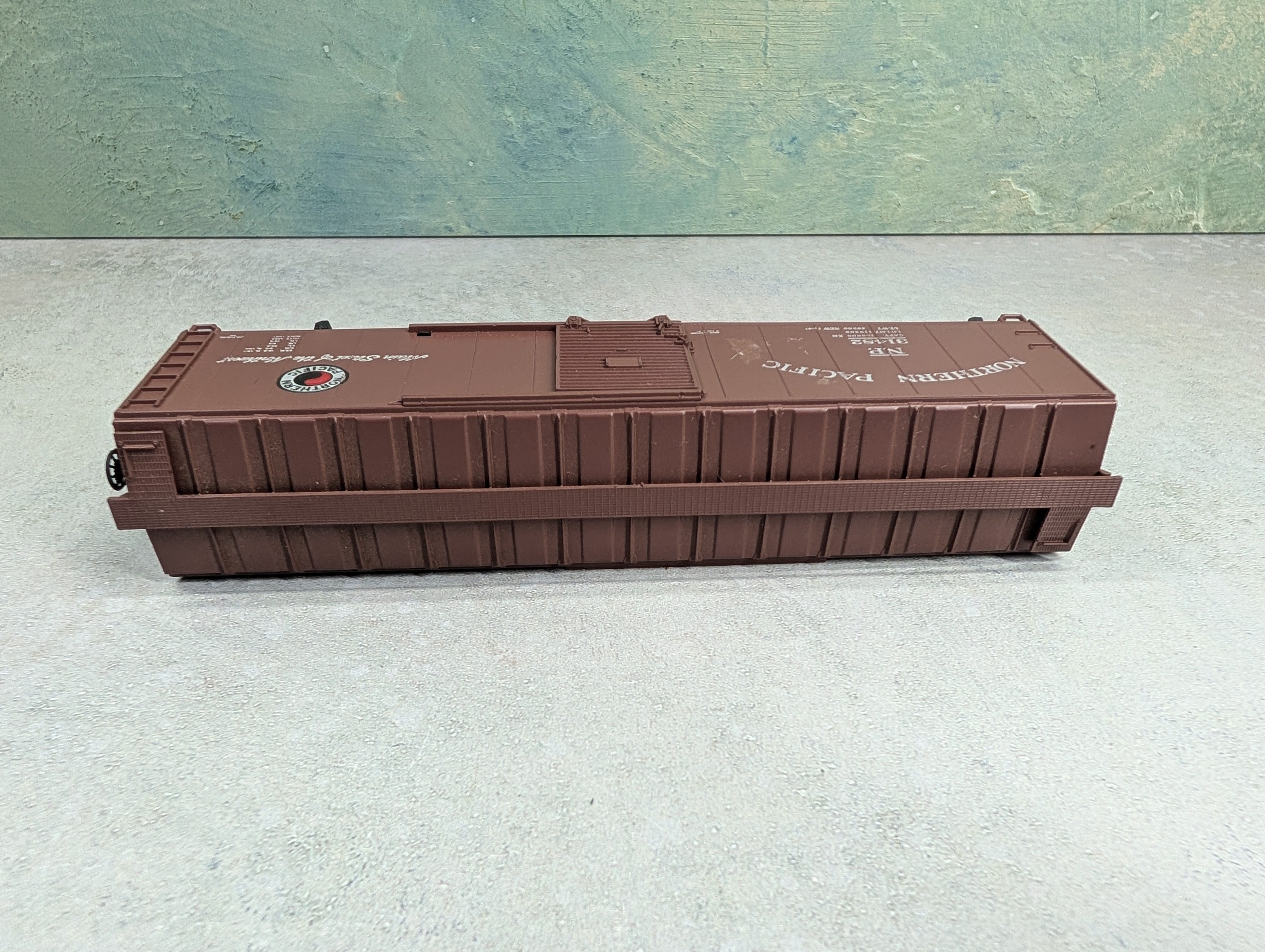 USED Athearn HO Scale 50' Box Car Northern Pacific NP #31482