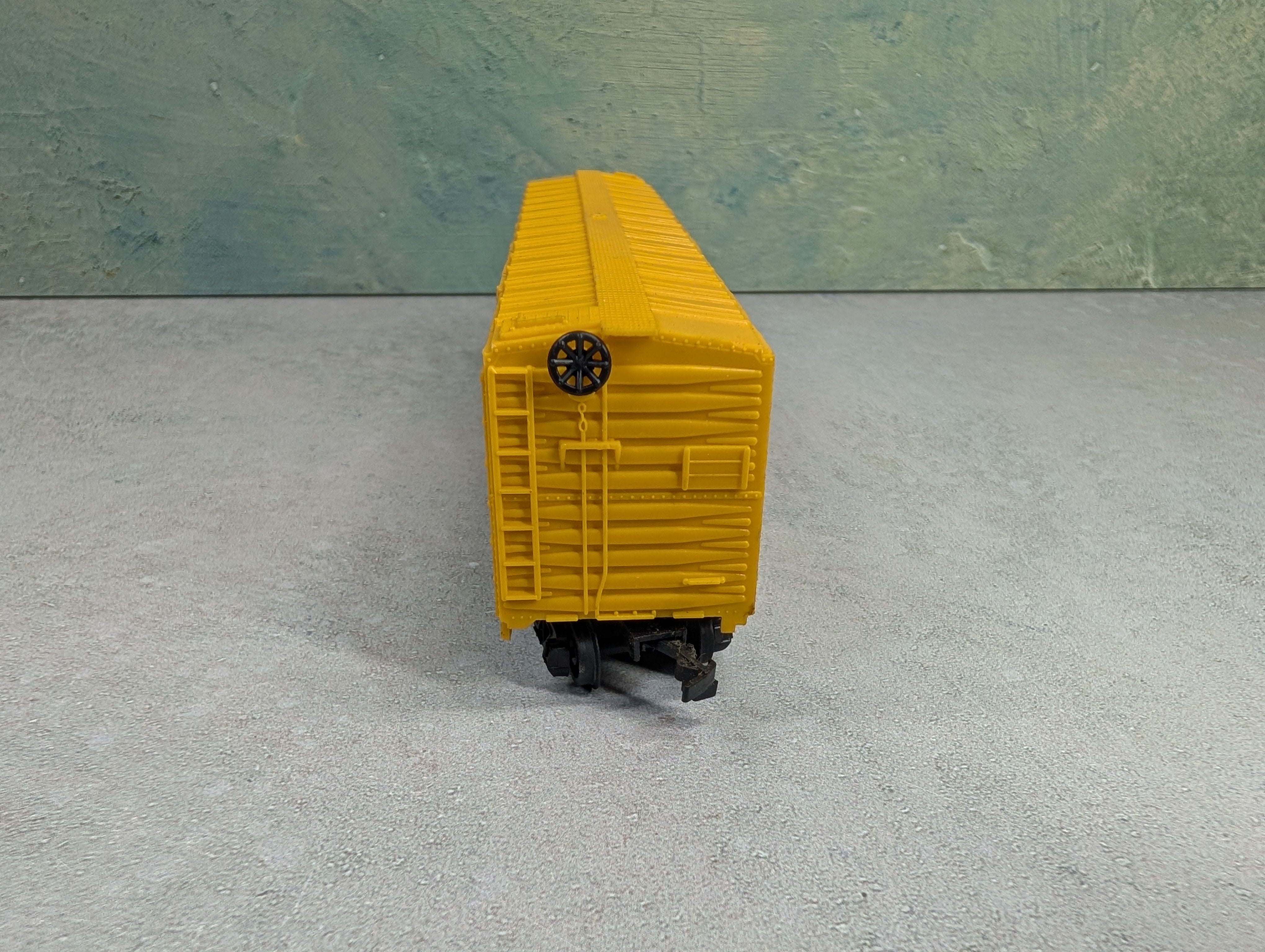 USED Bachmann HO Scale 50' Box Car Milwaukee Road MILW #56500