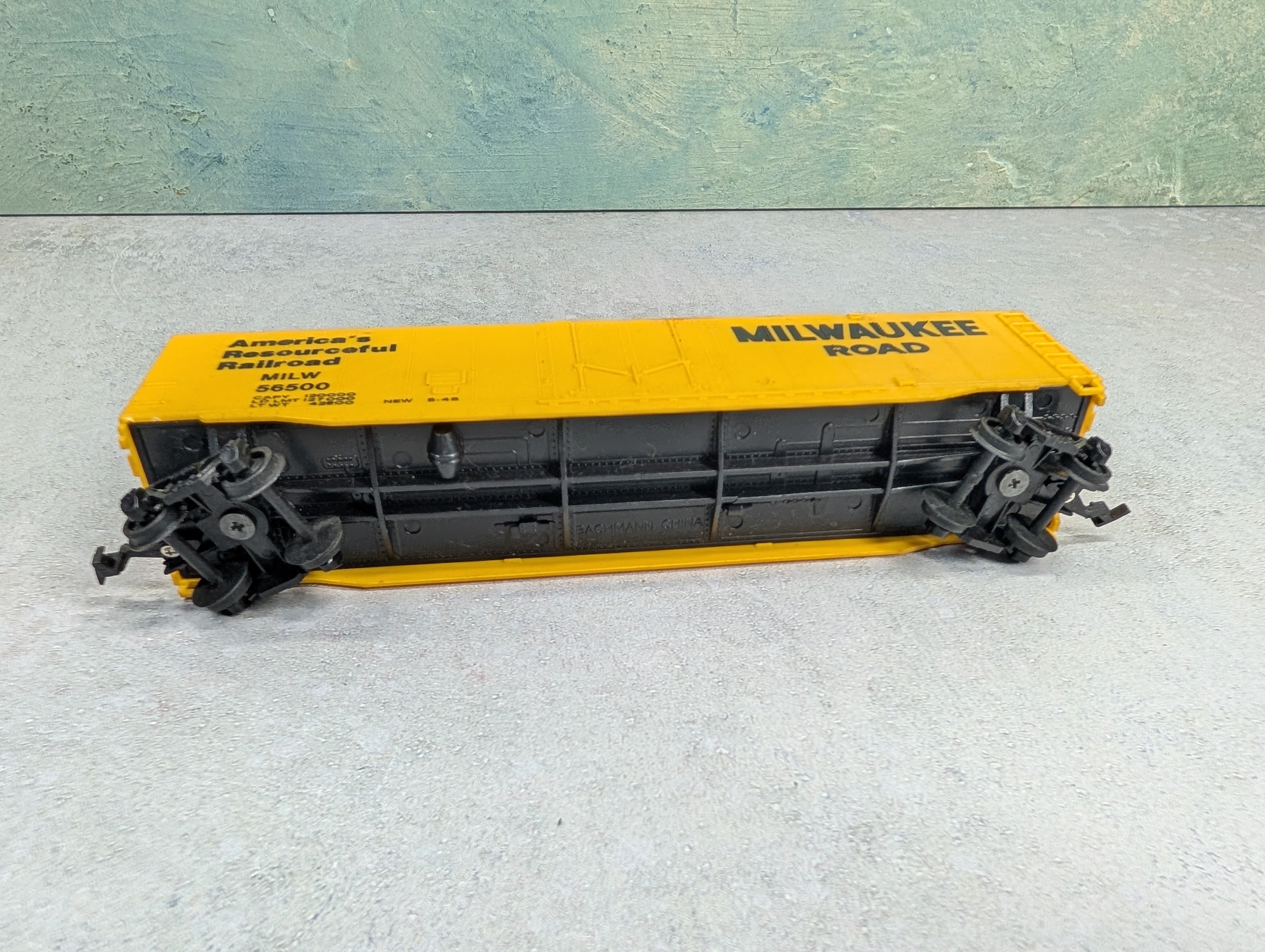 USED Bachmann HO Scale 50' Box Car Milwaukee Road MILW #56500