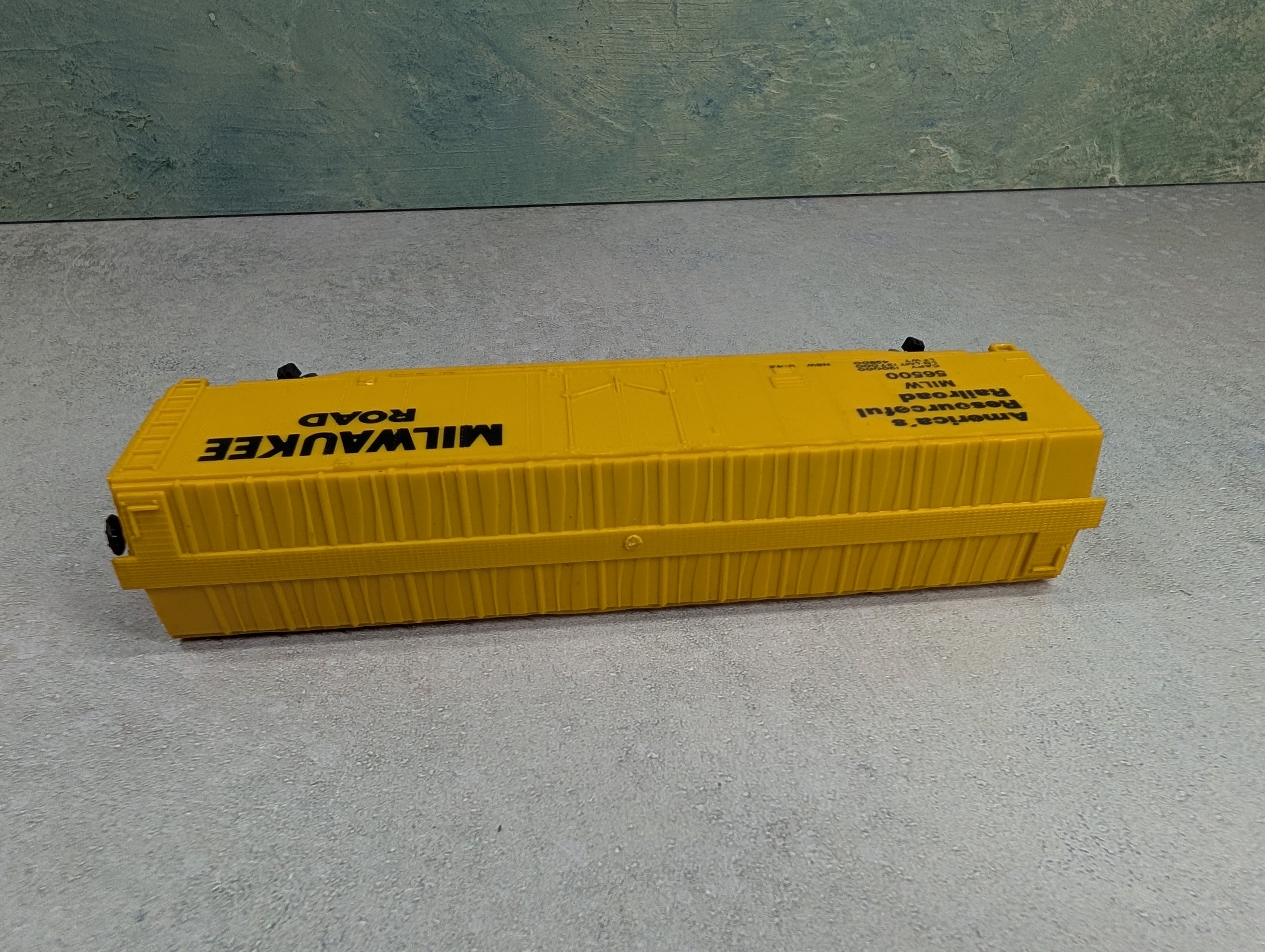 USED Bachmann HO Scale 50' Box Car Milwaukee Road MILW #56500