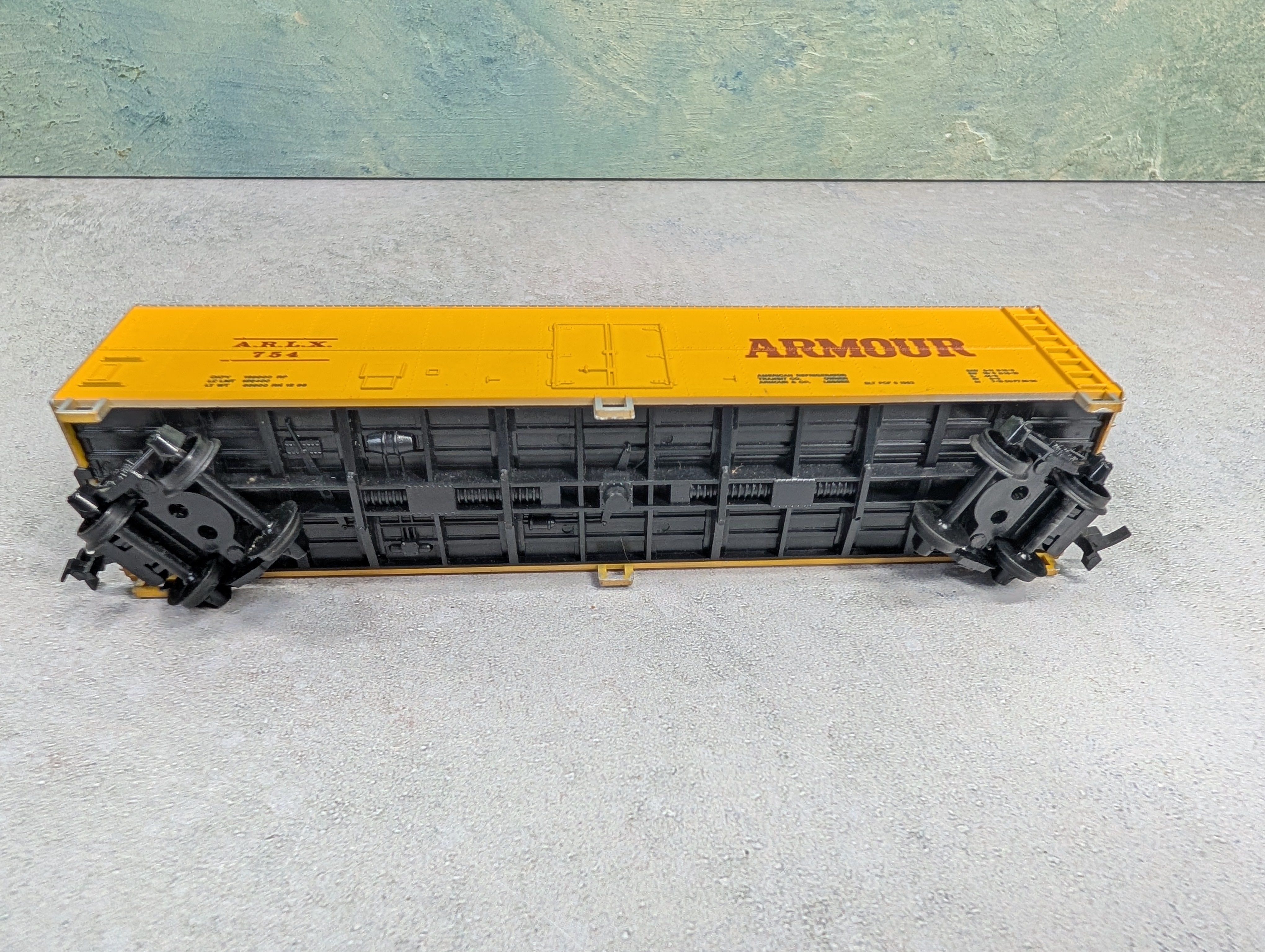 USED AHM HO Scale 50' Box Car Armour ARLX #754