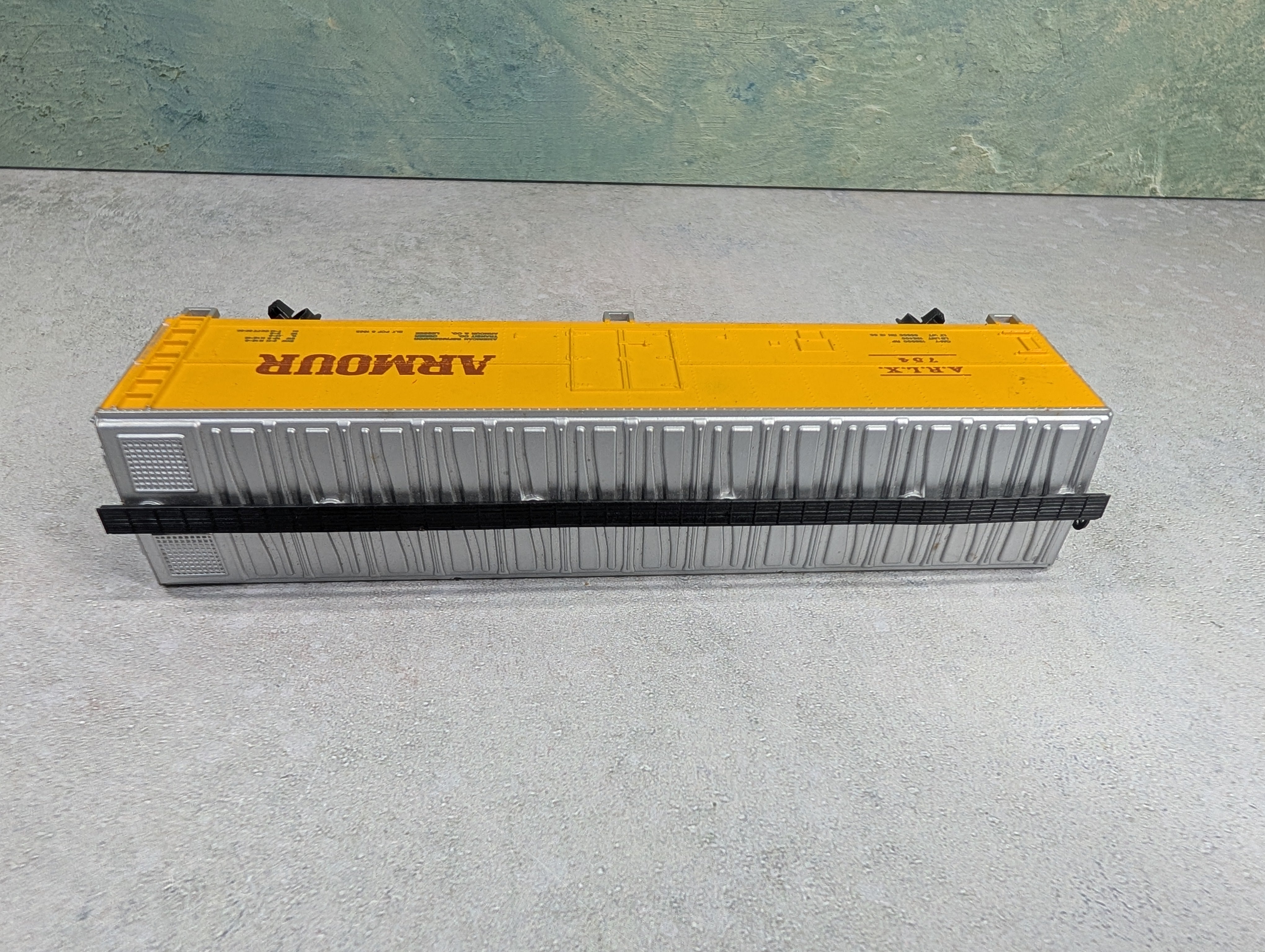 USED AHM HO Scale 50' Box Car Armour ARLX #754