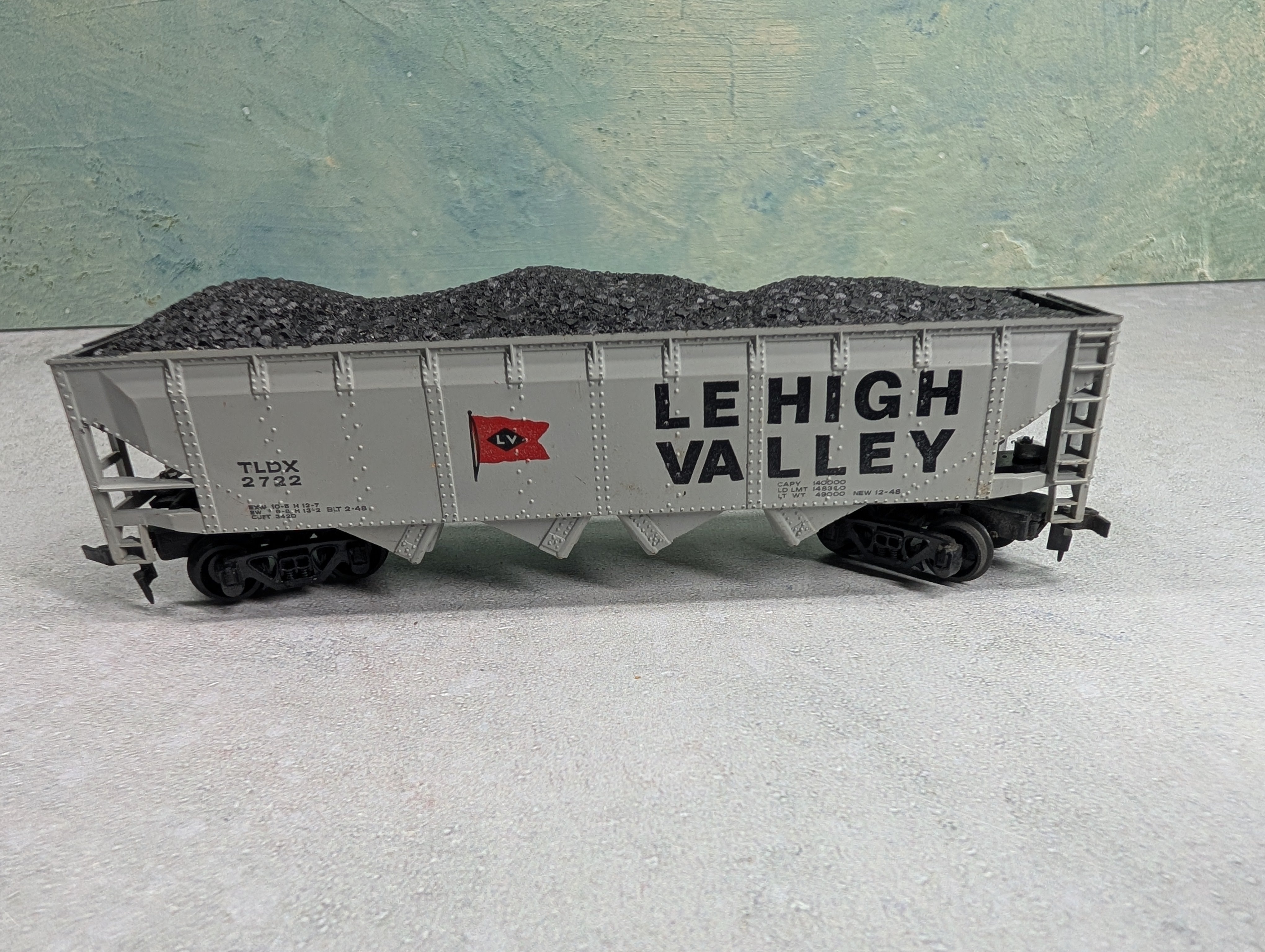 USED AHM HO Scale Quad Hopper Lehigh Valley TLDX #2722 w/ Coal Load