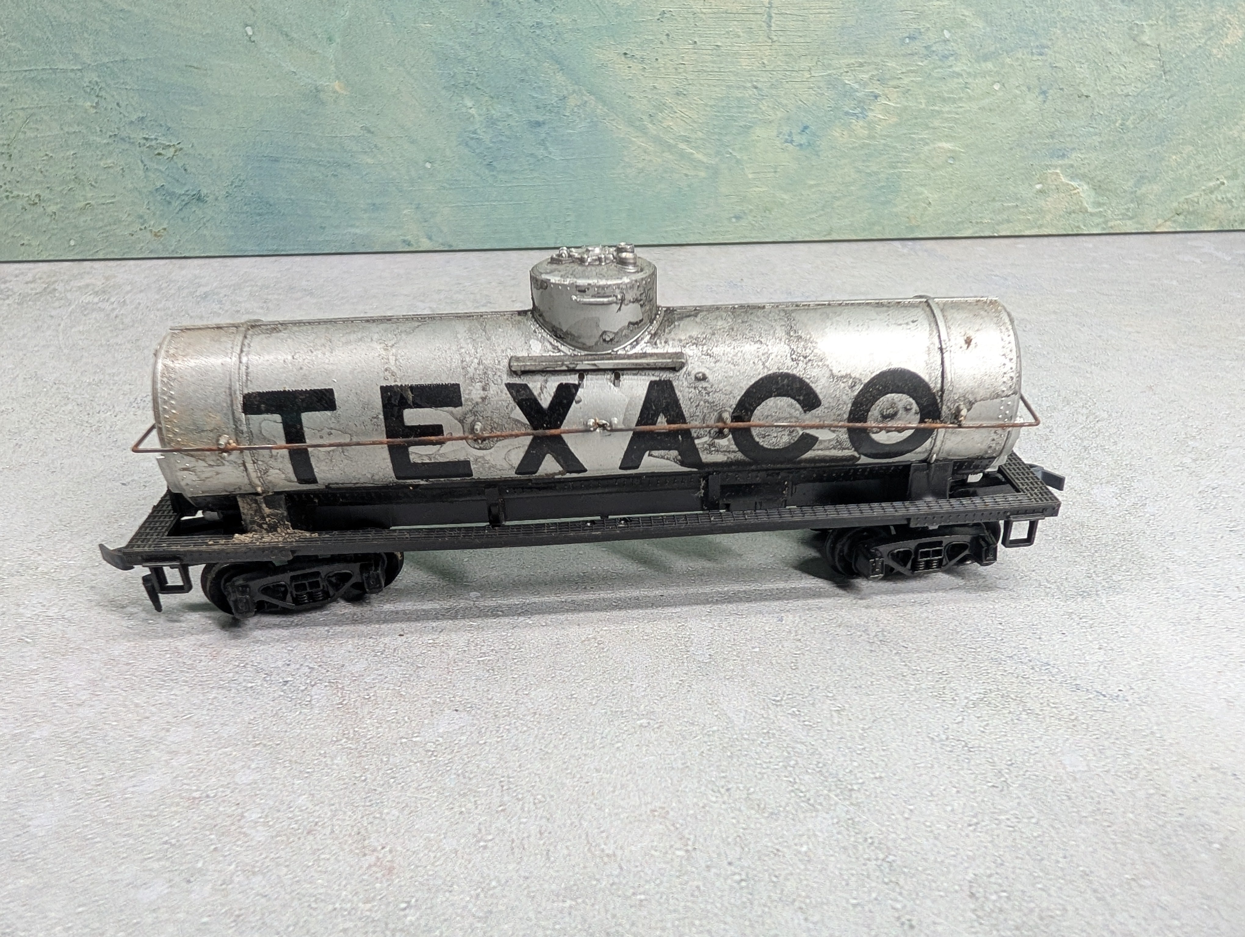 USED Tyco HO Scale Single Dome Tank Car Texaco