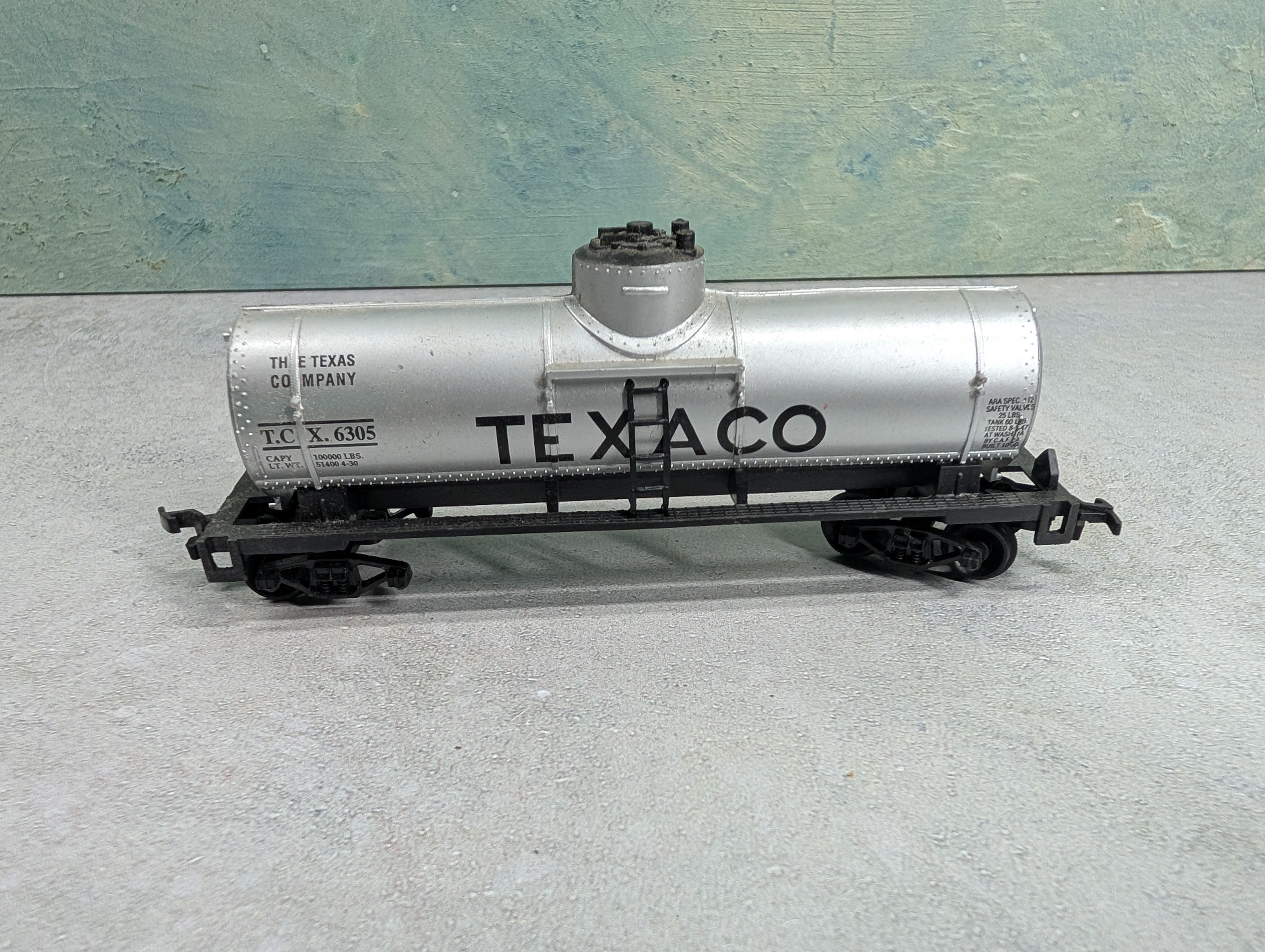 USED Life-Like HO Scale Single Dome Tank Car Texaco TCX #6305