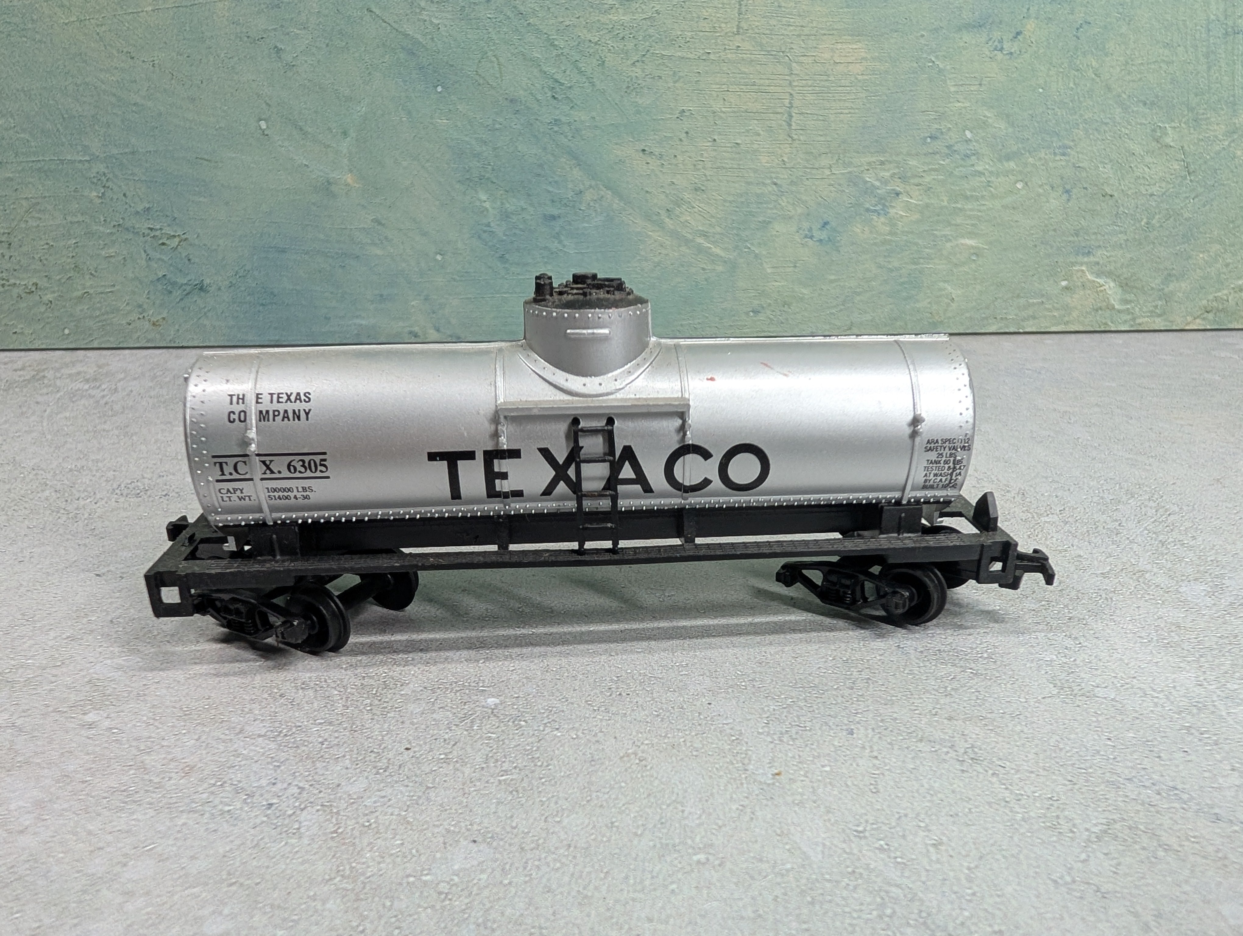 USED Life-Like HO Scale Single Dome Tank Car Texaco TCX #6305