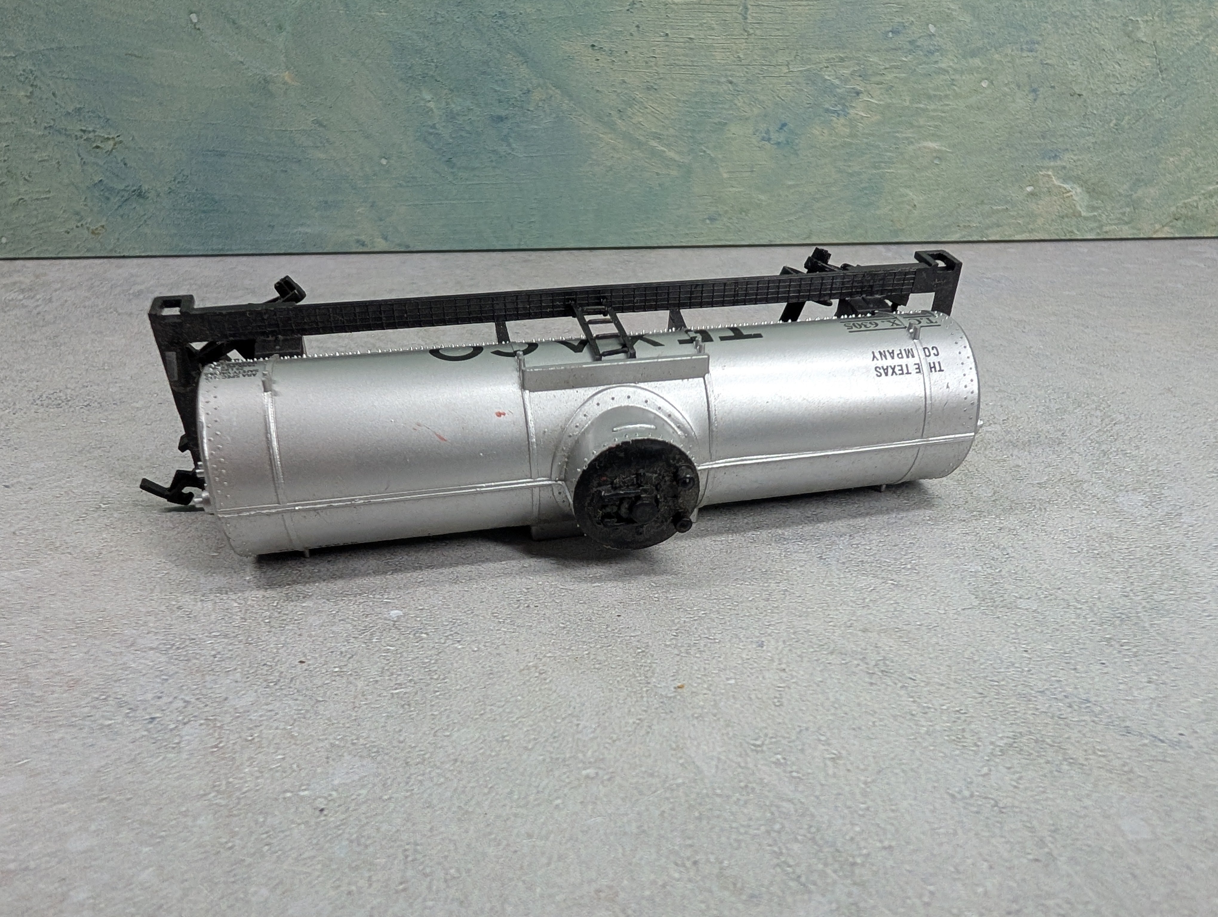 USED Life-Like HO Scale Single Dome Tank Car Texaco TCX #6305