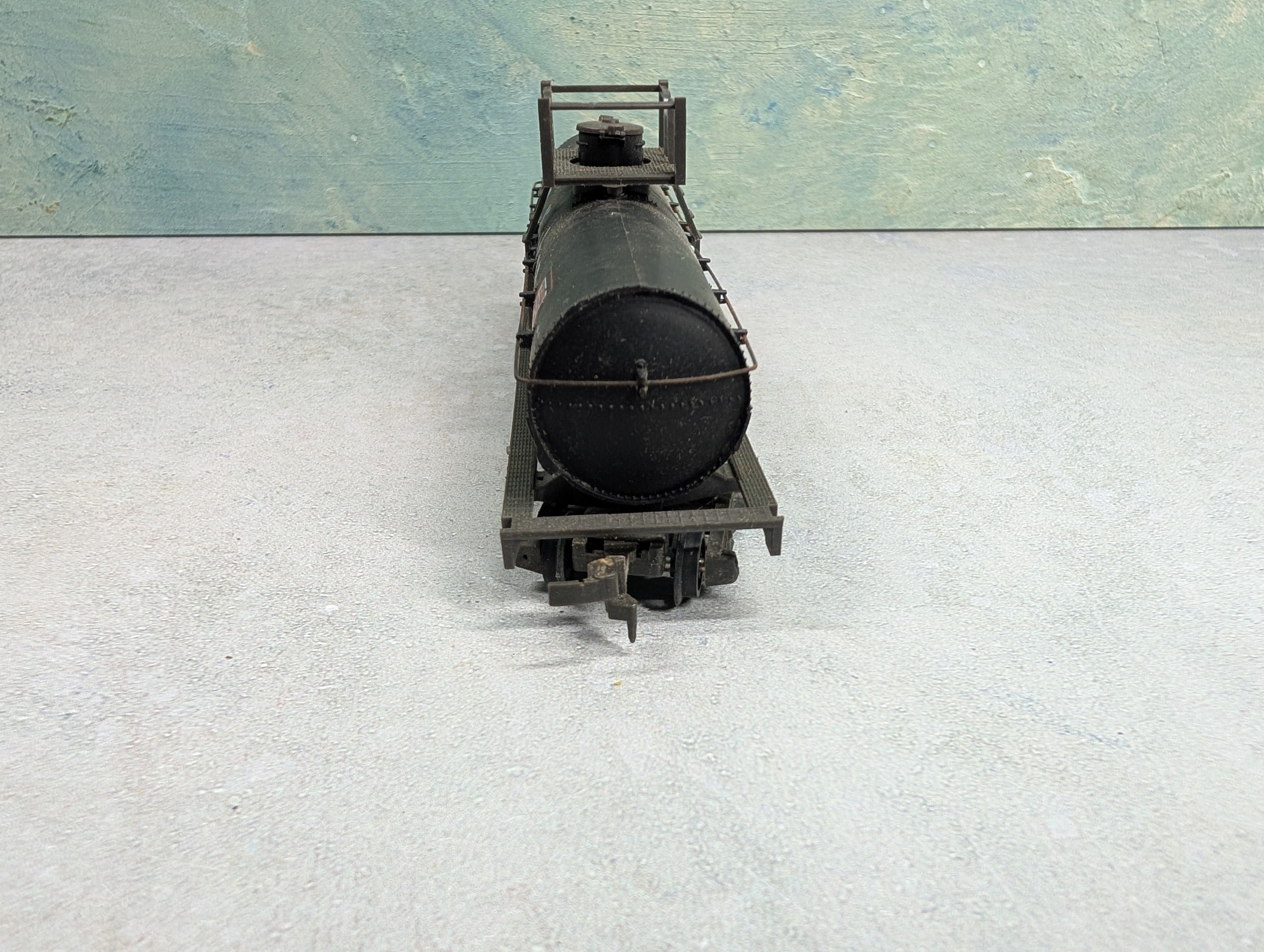 USED HO Scale Single Dome Tank Car Burlington CB&Q #130047