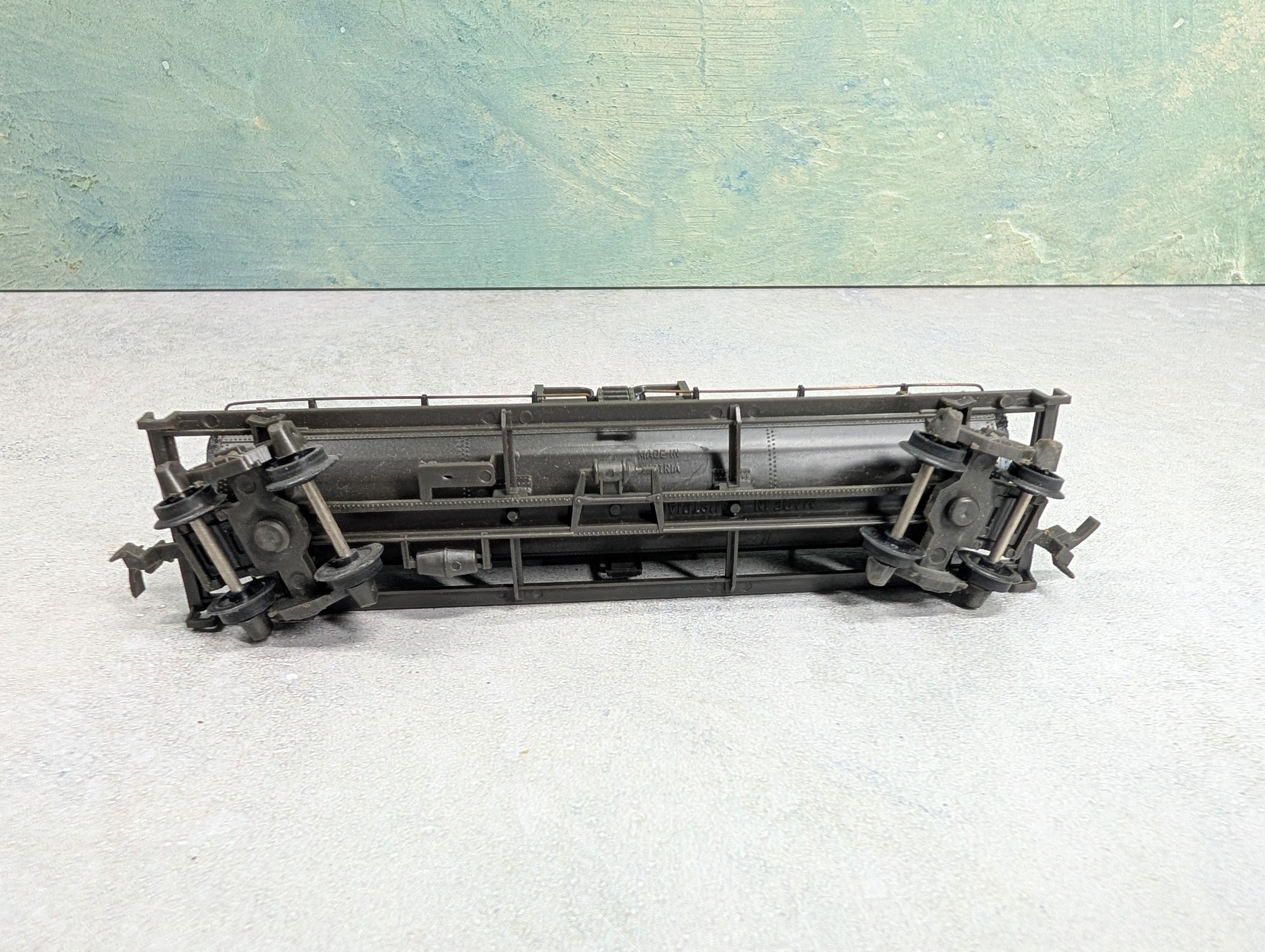 USED HO Scale Single Dome Tank Car Burlington CB&Q #130047