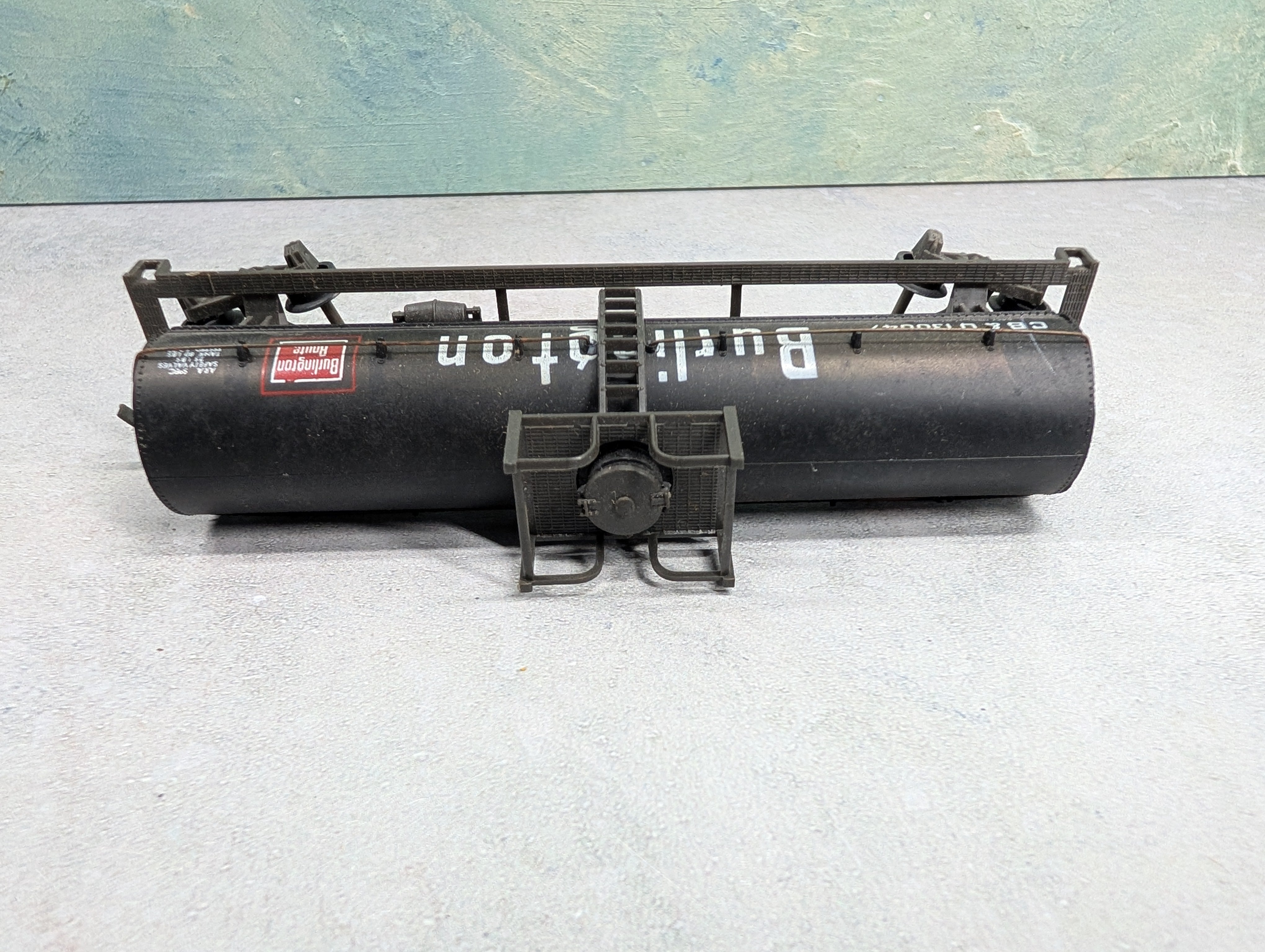 USED HO Scale Single Dome Tank Car Burlington CB&Q #130047