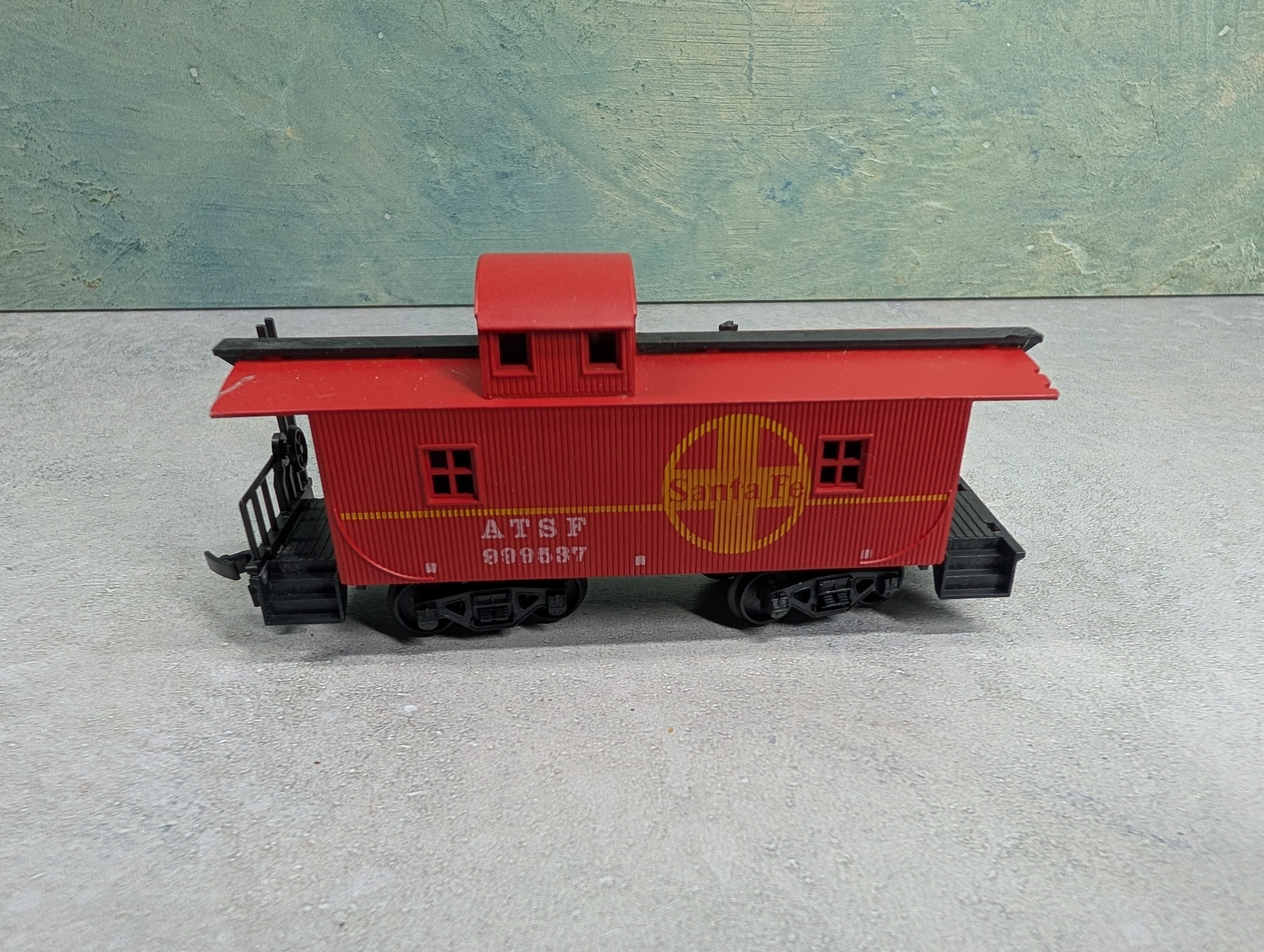 USED AHM HO Scale Wooden Caboose Santa Fe ATSF #999537
