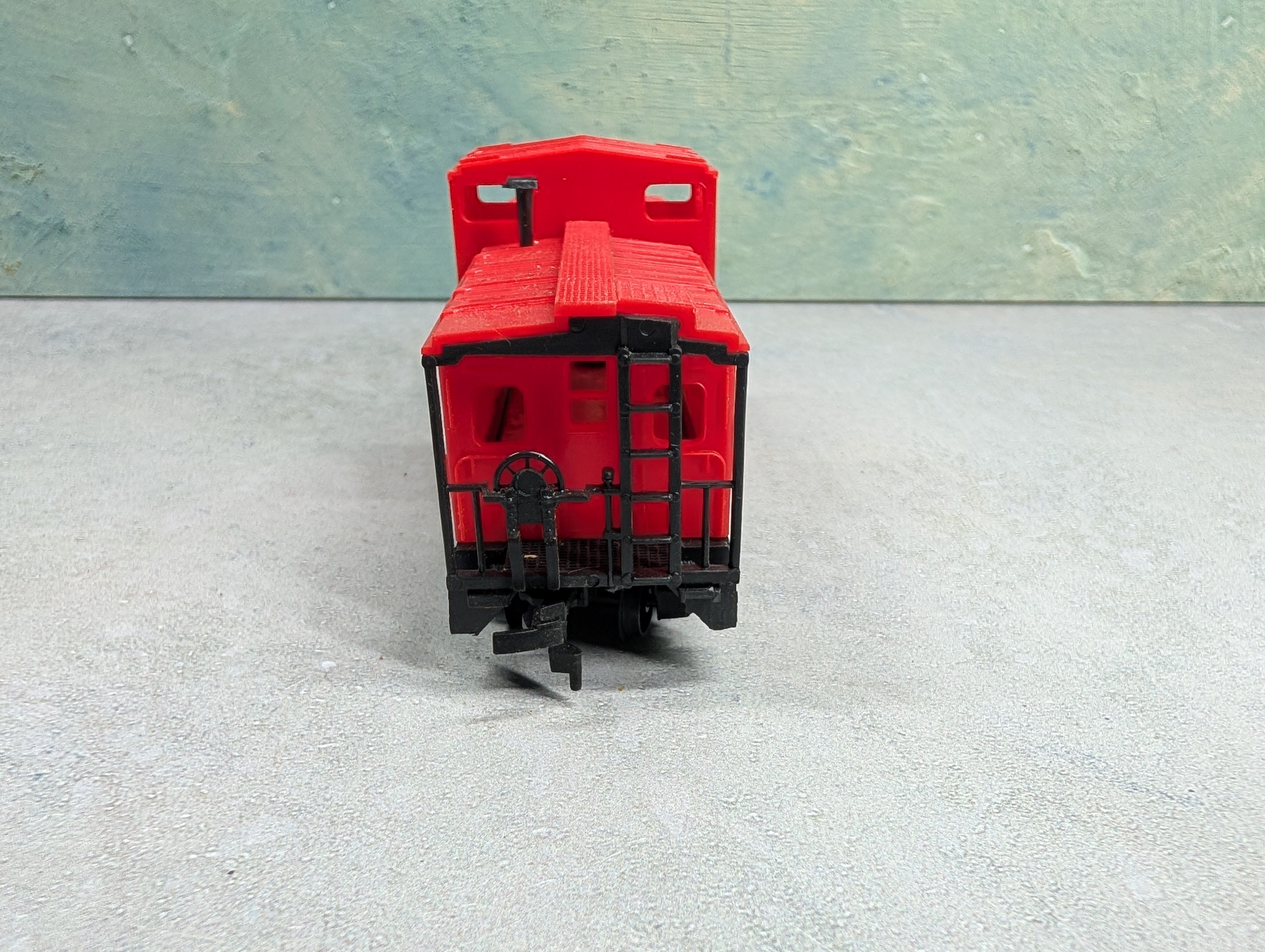 USED Model Power HO Scale Safety Red Caboose #9125