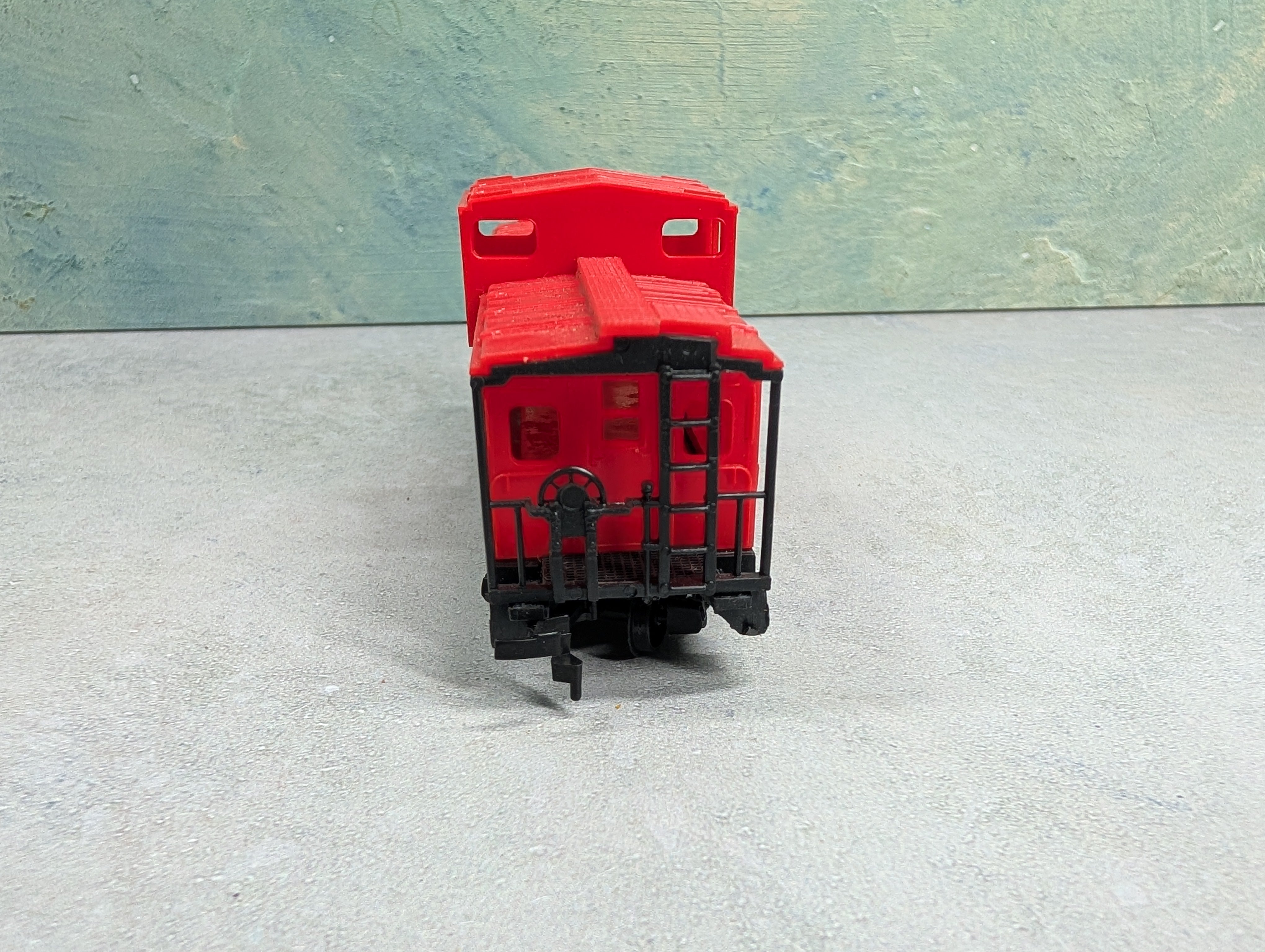 USED Model Power HO Scale Safety Red Caboose #9125