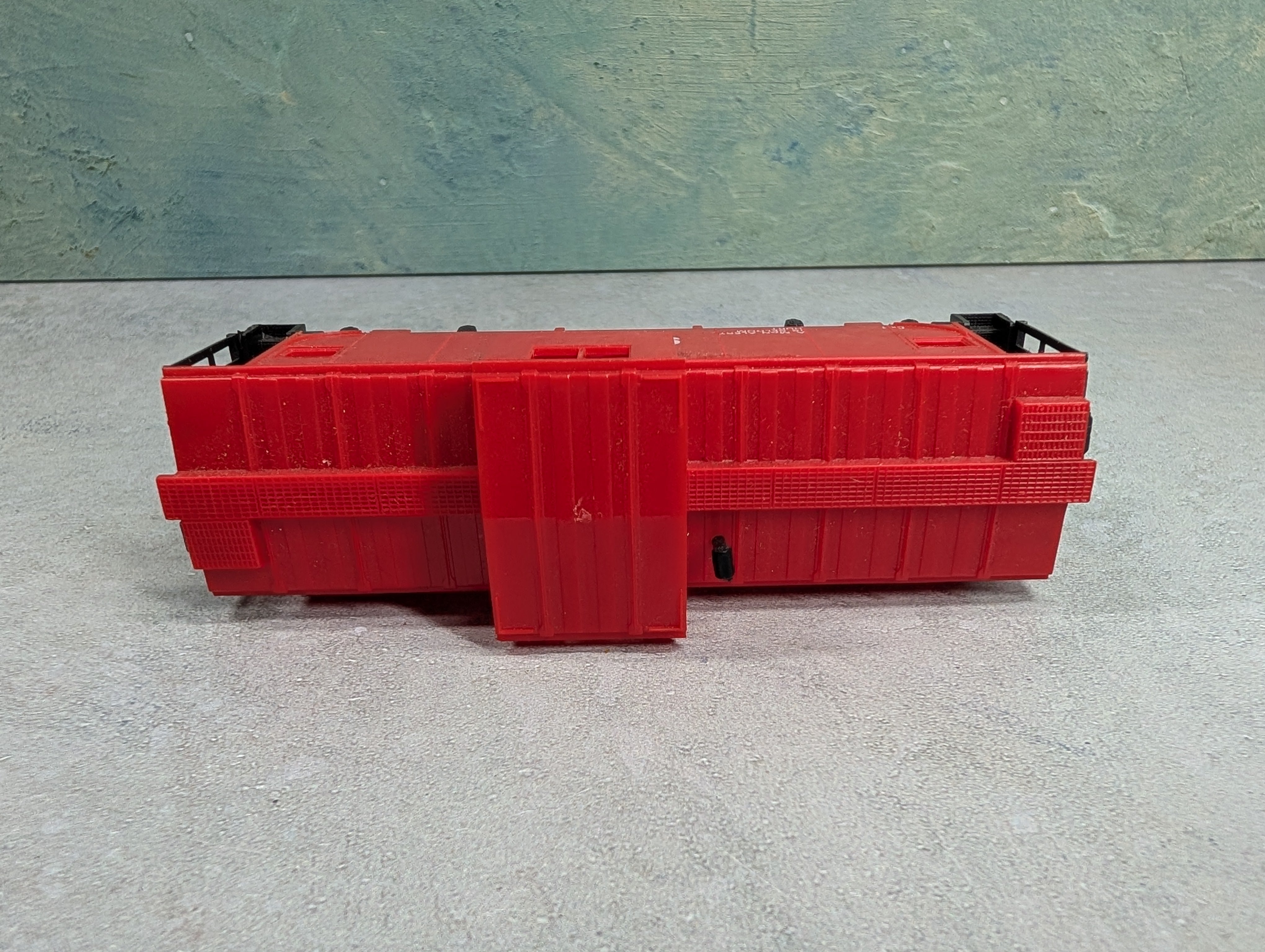 USED Model Power HO Scale Safety Red Caboose #9125