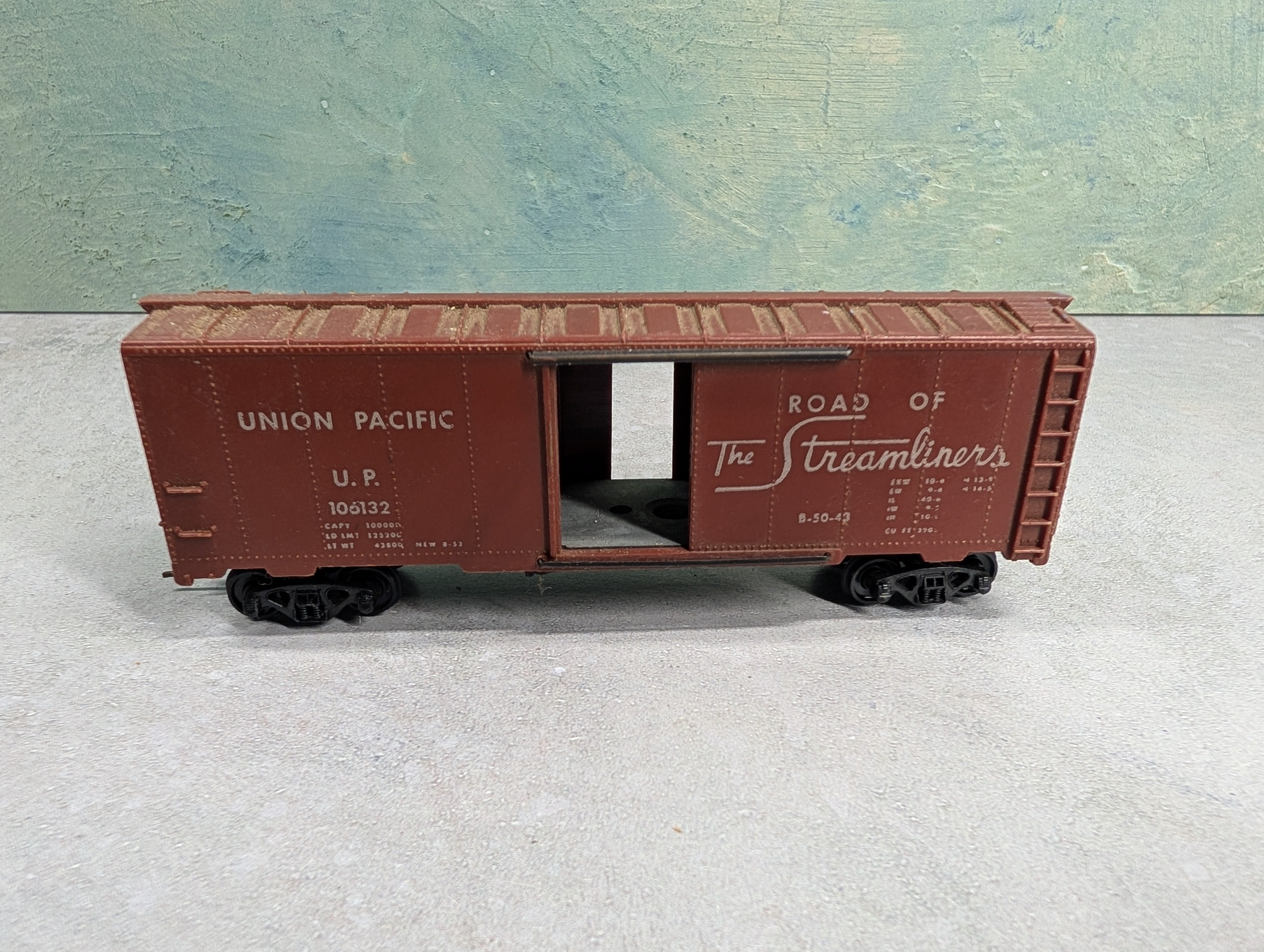 USED PENN LINE HO Scale 40' Box Car Union Pacific UP #106132 Rough