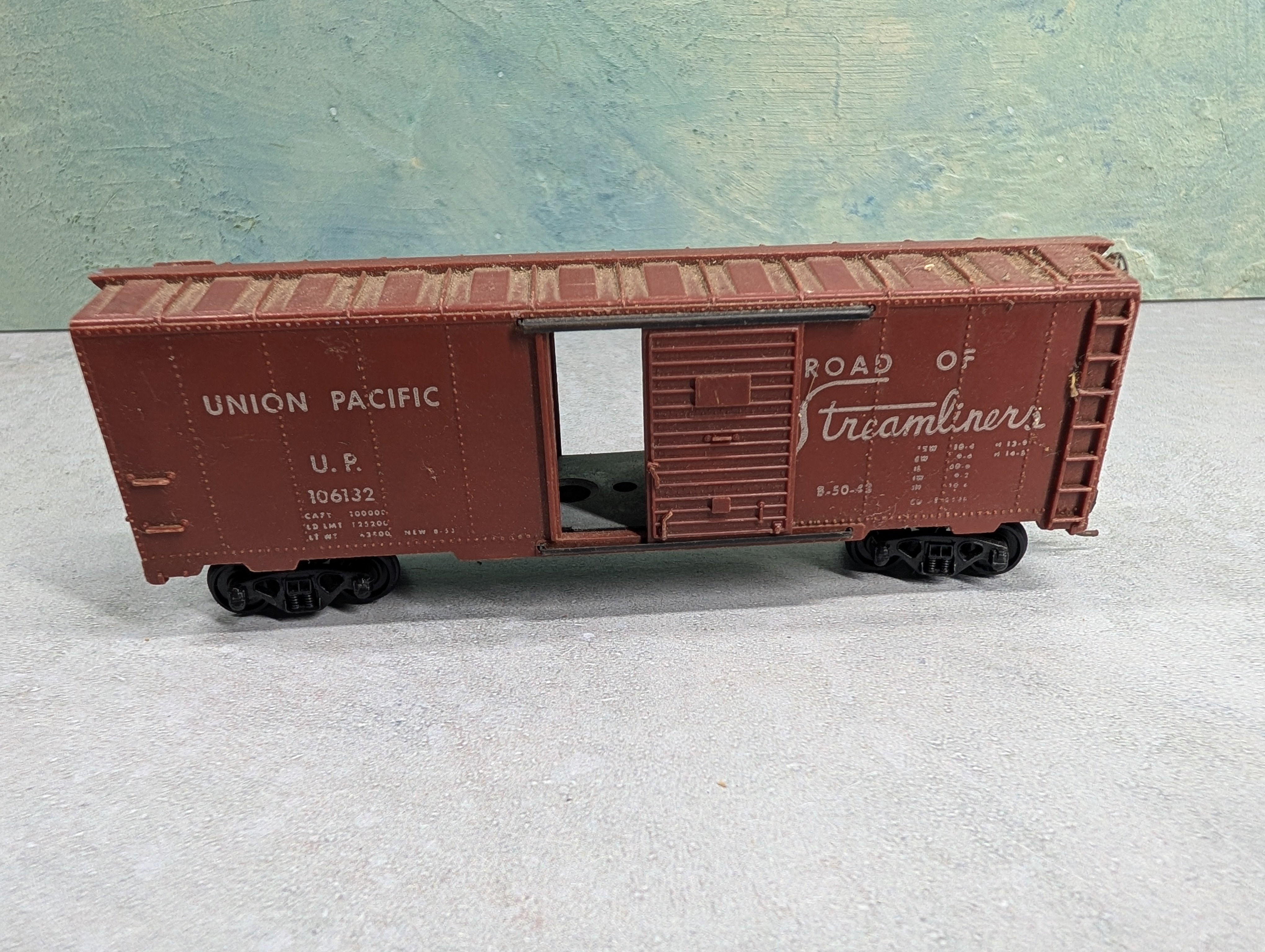 USED PENN LINE HO Scale 40' Box Car Union Pacific UP #106132 Rough