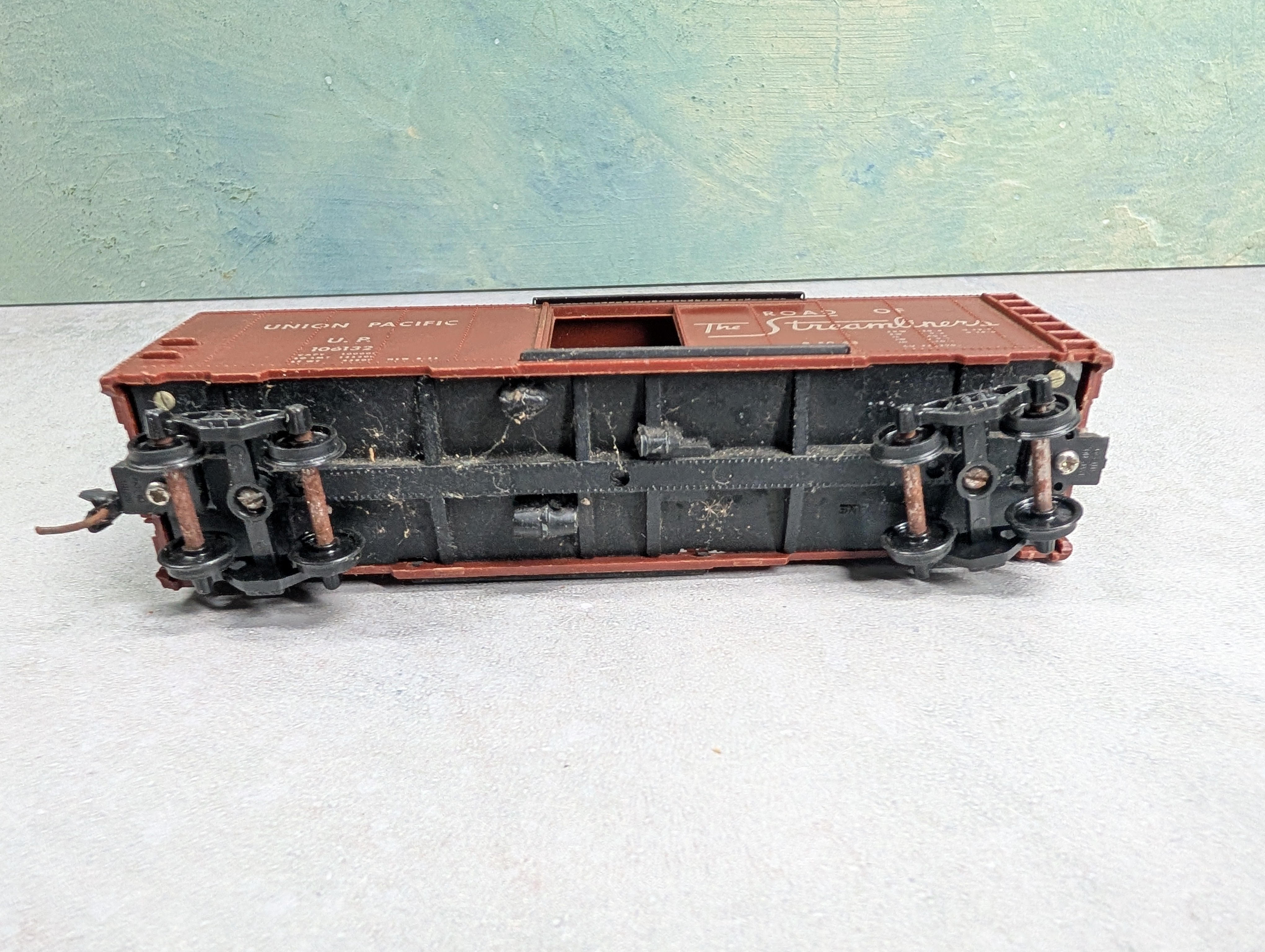USED PENN LINE HO Scale 40' Box Car Union Pacific UP #106132 Rough