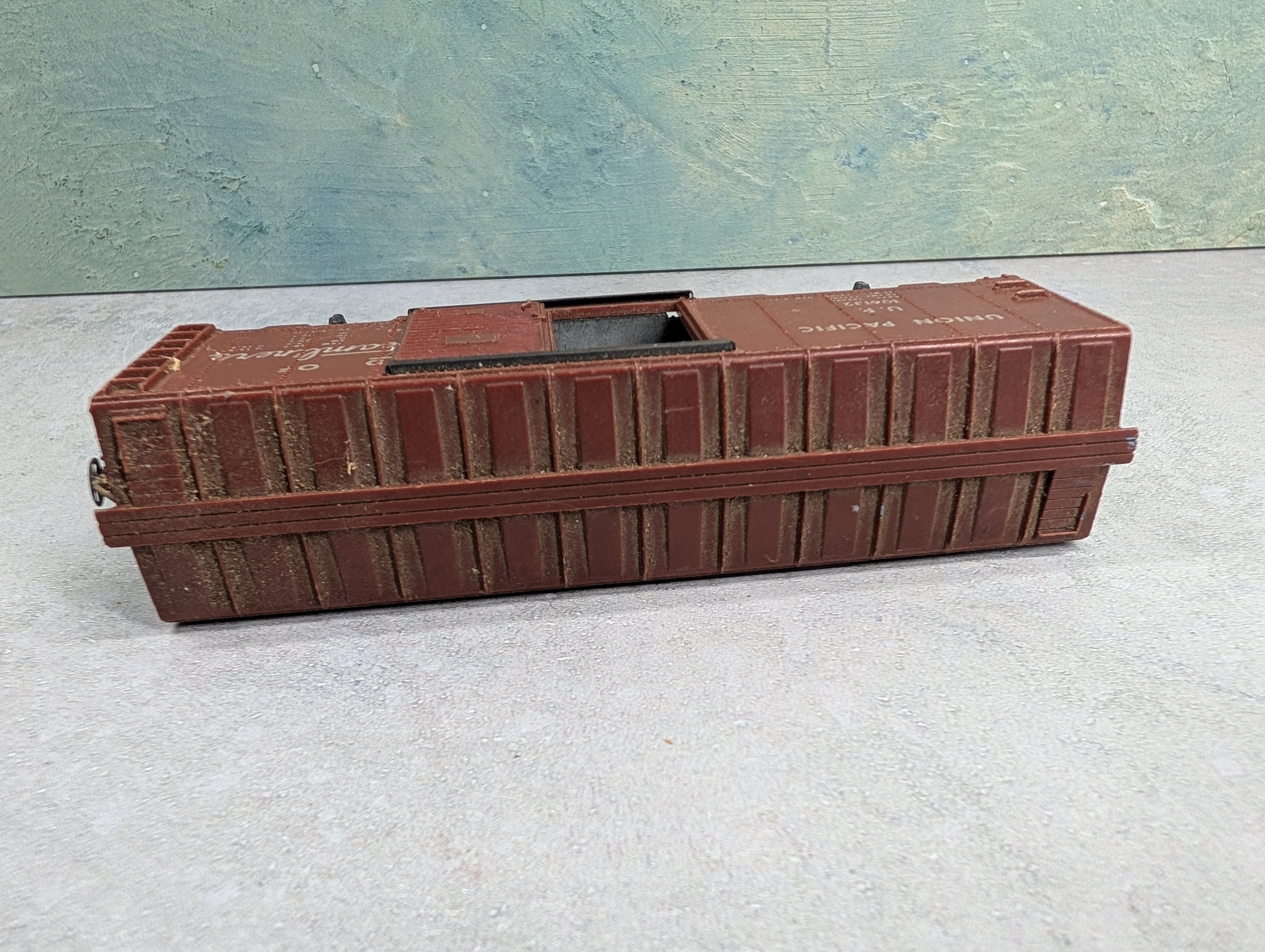 USED PENN LINE HO Scale 40' Box Car Union Pacific UP #106132 Rough