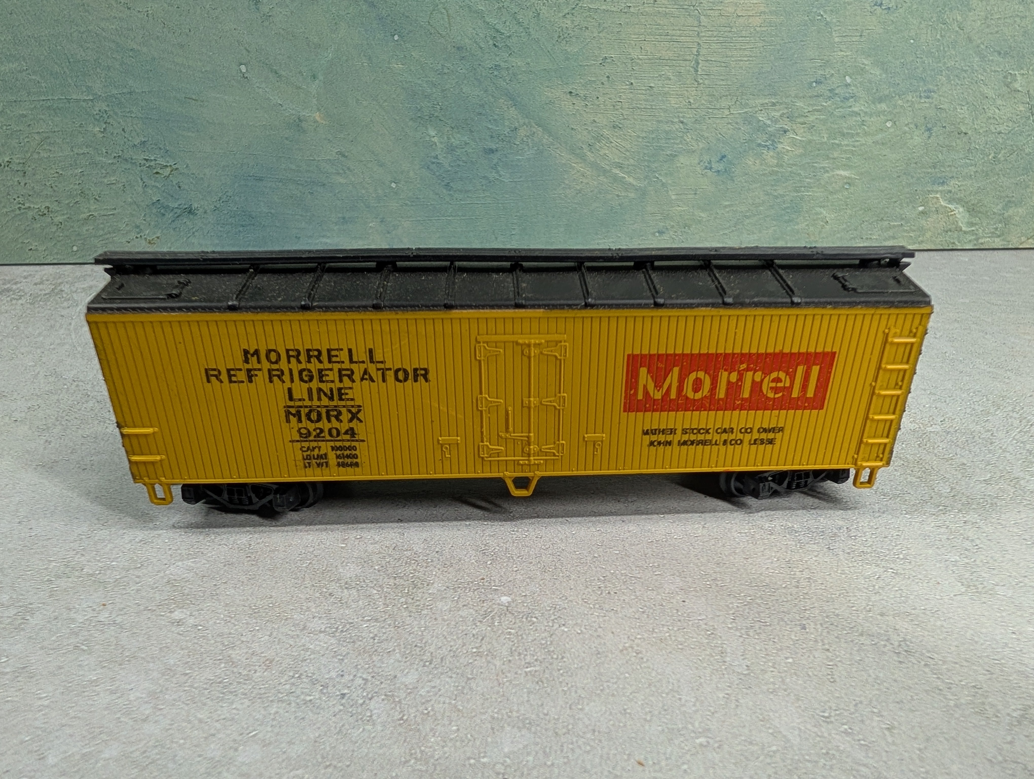 USED ROCO HO Scale 41' Wooden Reefer Box Car Morrell MORX #9204