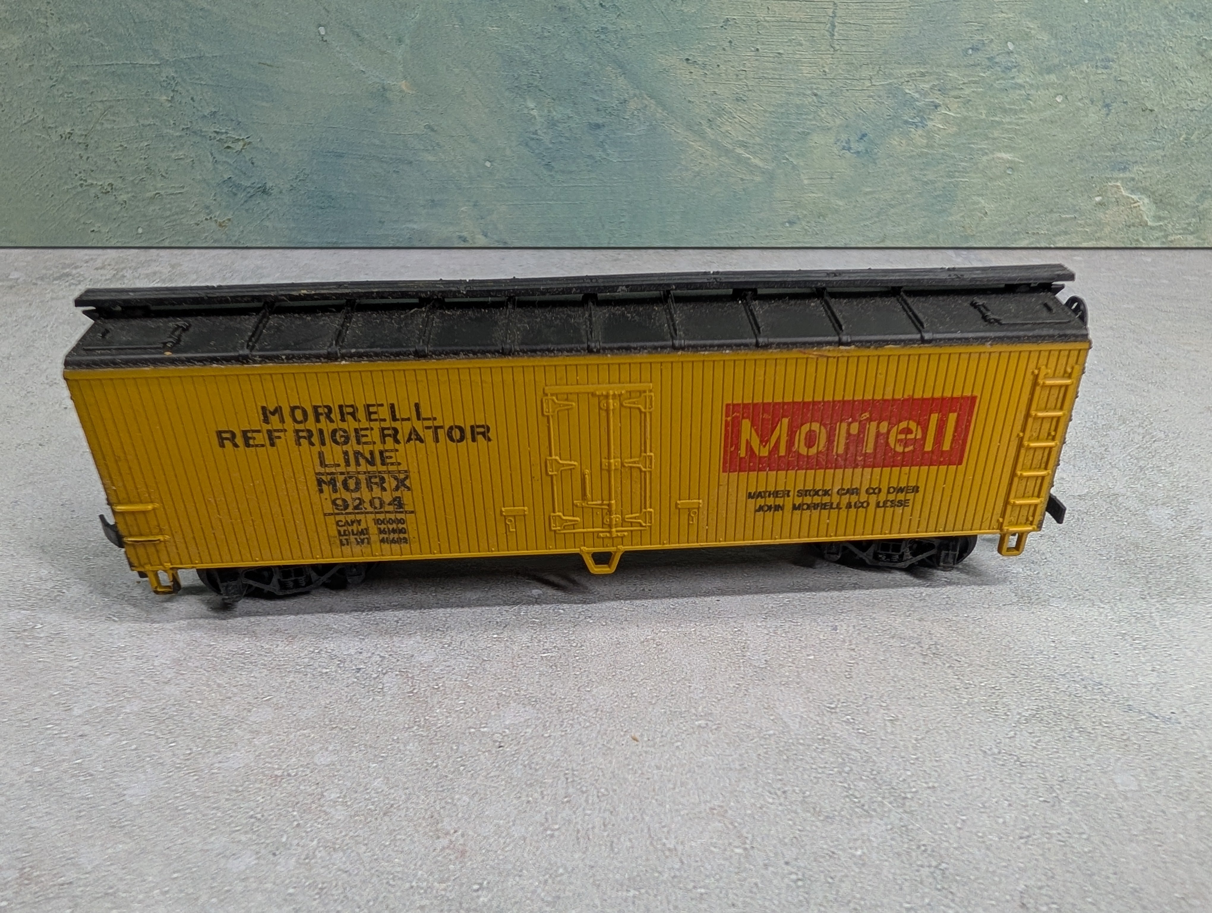 USED ROCO HO Scale 41' Wooden Reefer Box Car Morrell MORX #9204