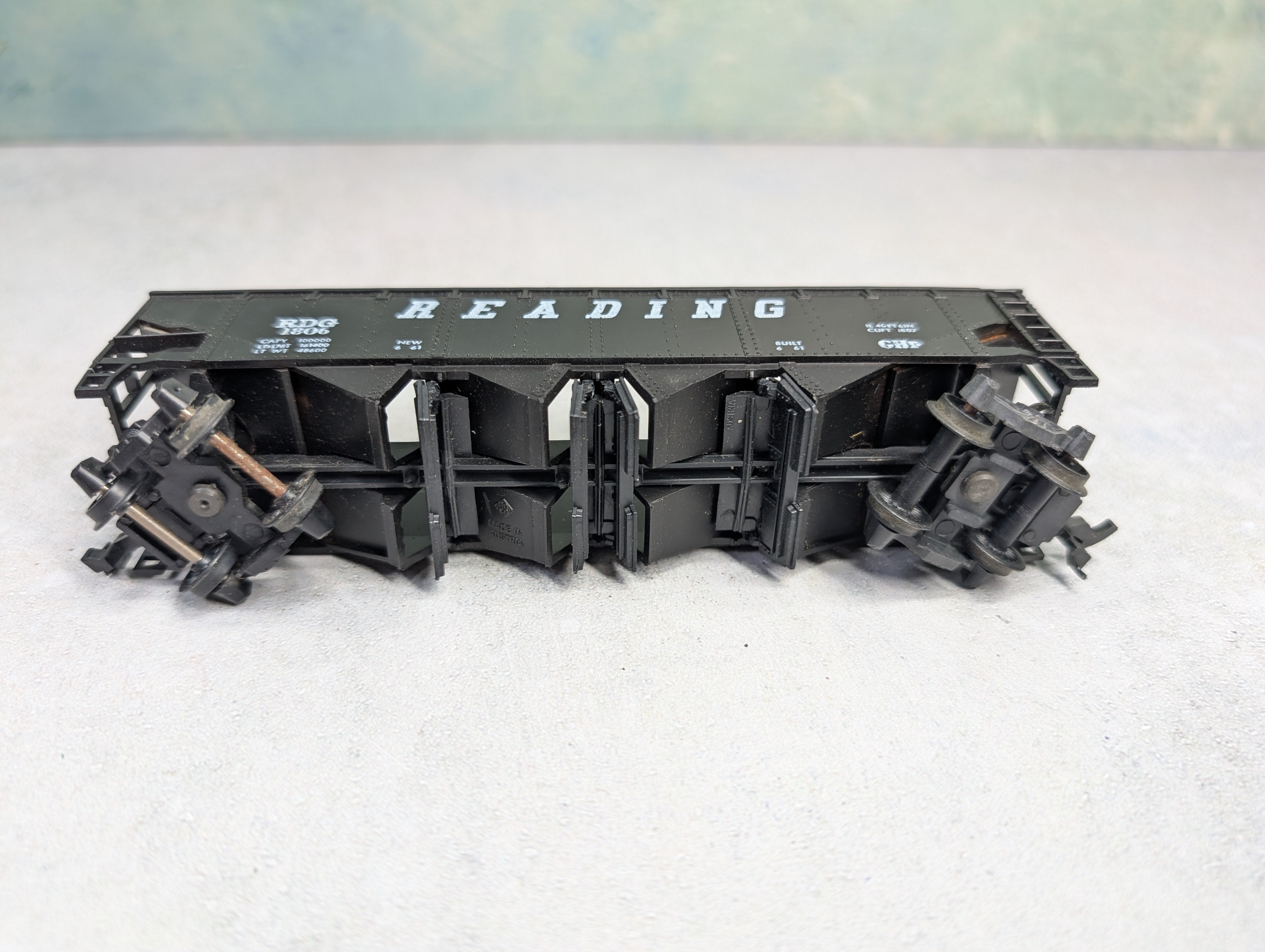 USED ROCO HO Scale Quad Hopper Reading RDG #1806 Operating