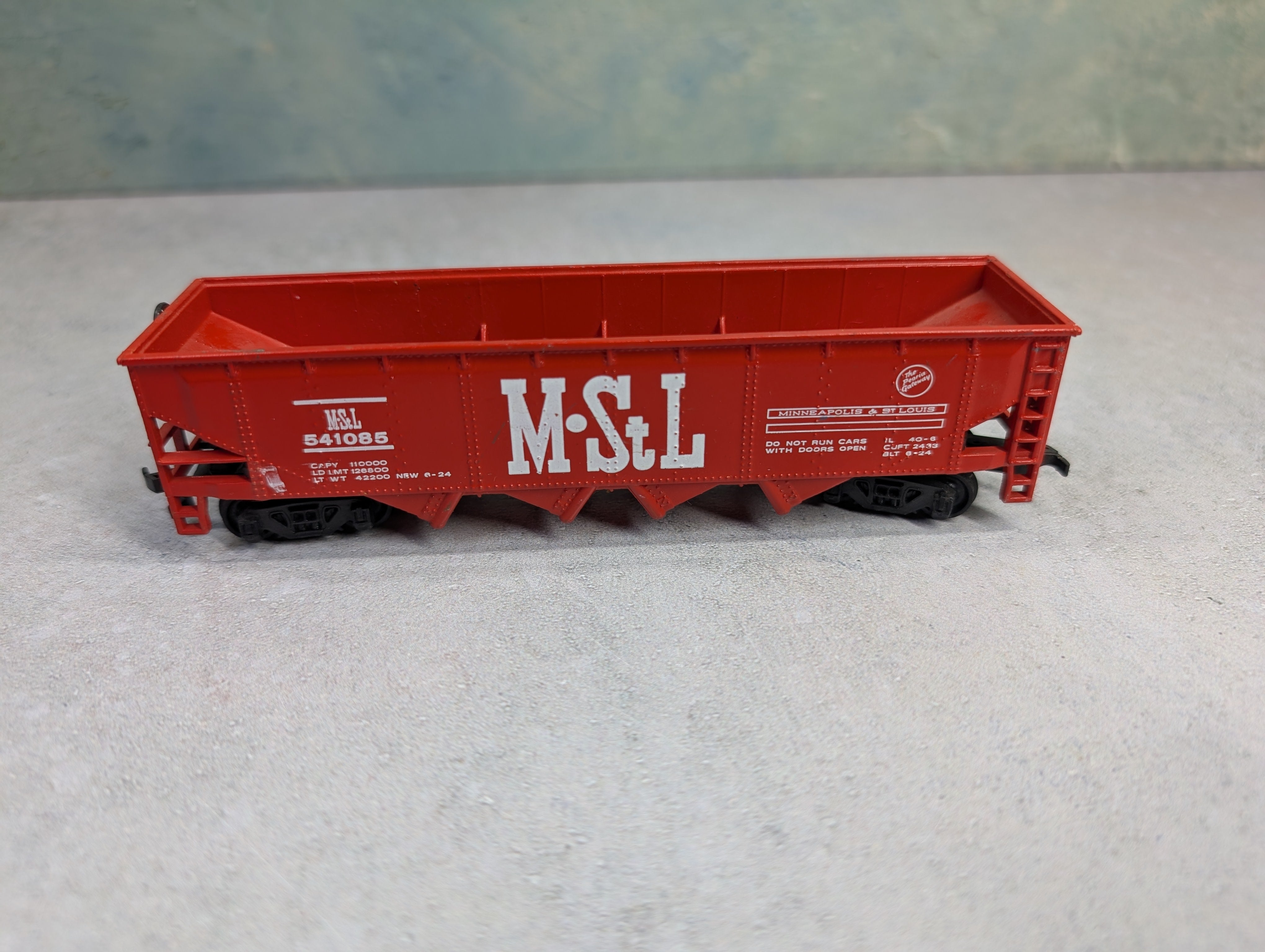 USED Bachmann HO Scale Quad Hopper Minneapolis & St Louis MStL #541085