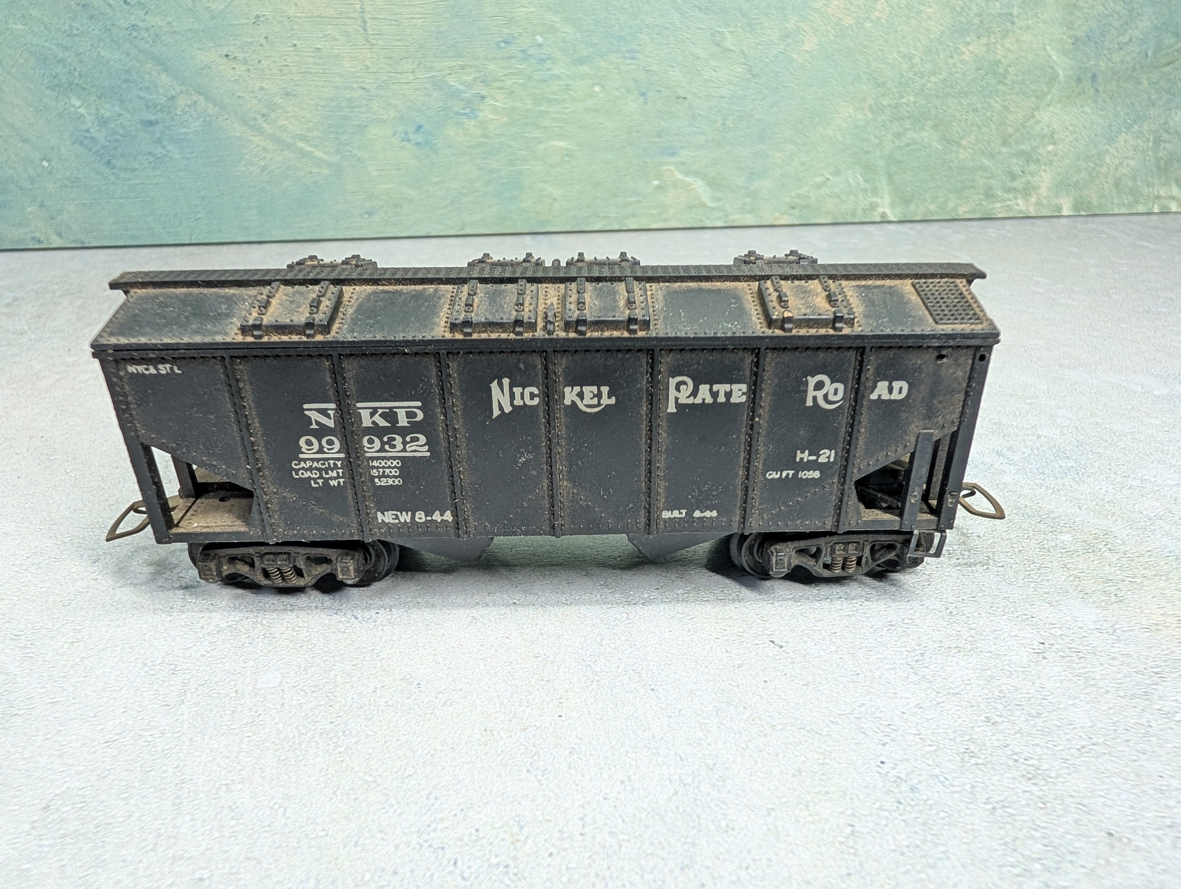 USED Varney HO Scale 2 Bay Covered Hopper Nickel Plate Road NKP #99932 Euro Couplers
