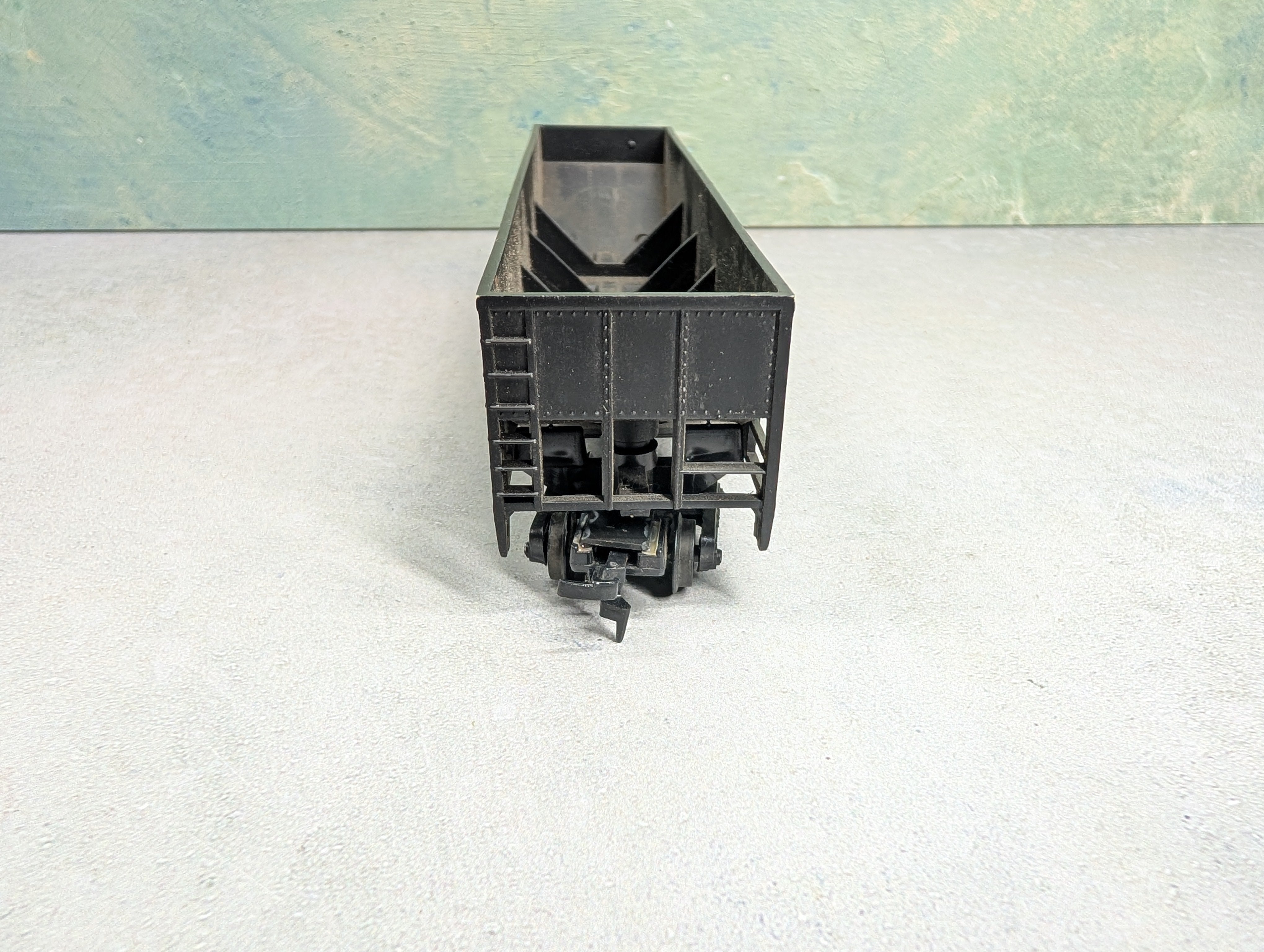 USED AHM HO Scale Large 4 Bay Hopper Penn Central PC #483922