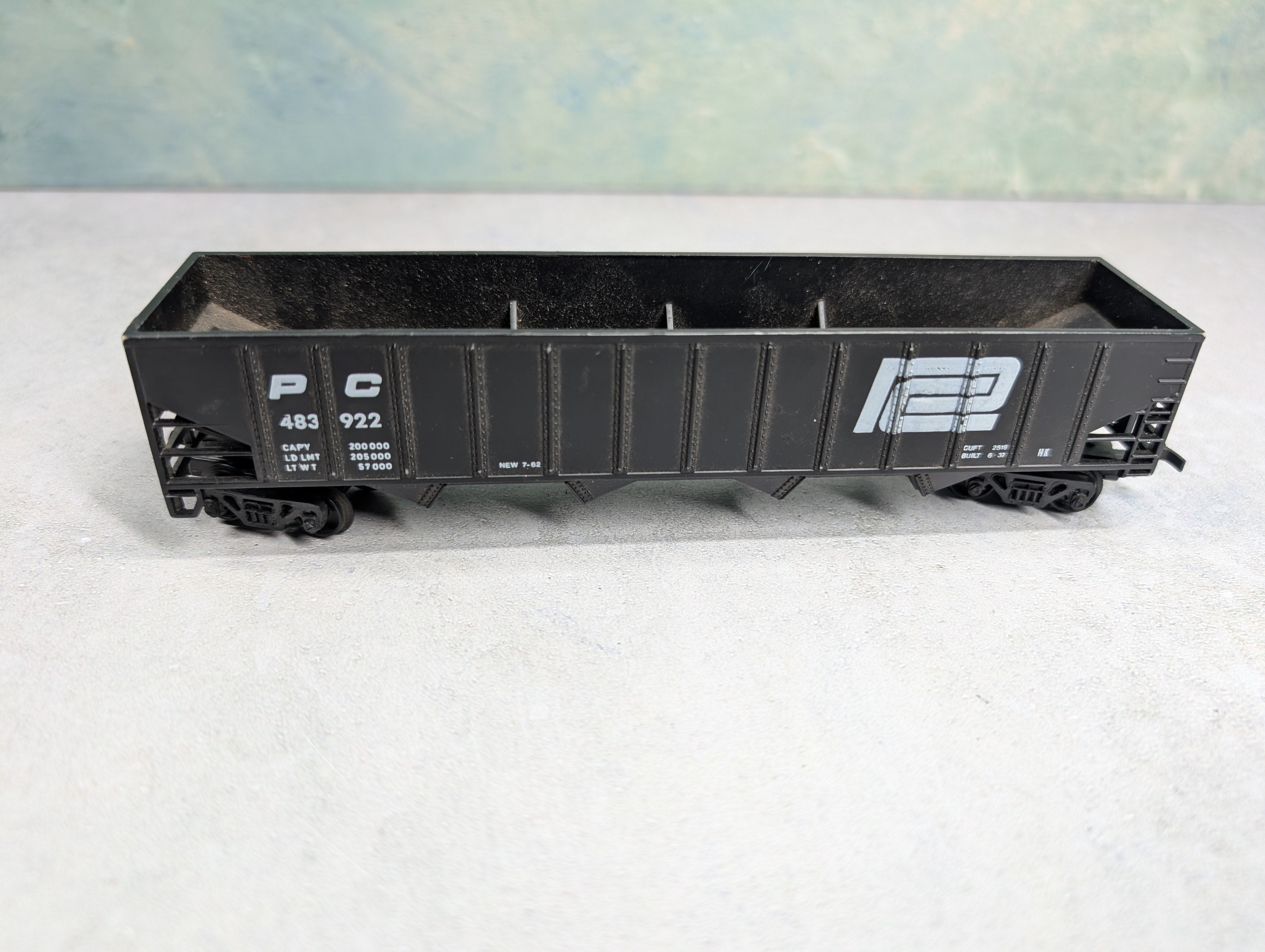 USED AHM HO Scale Large 4 Bay Hopper Penn Central PC #483922