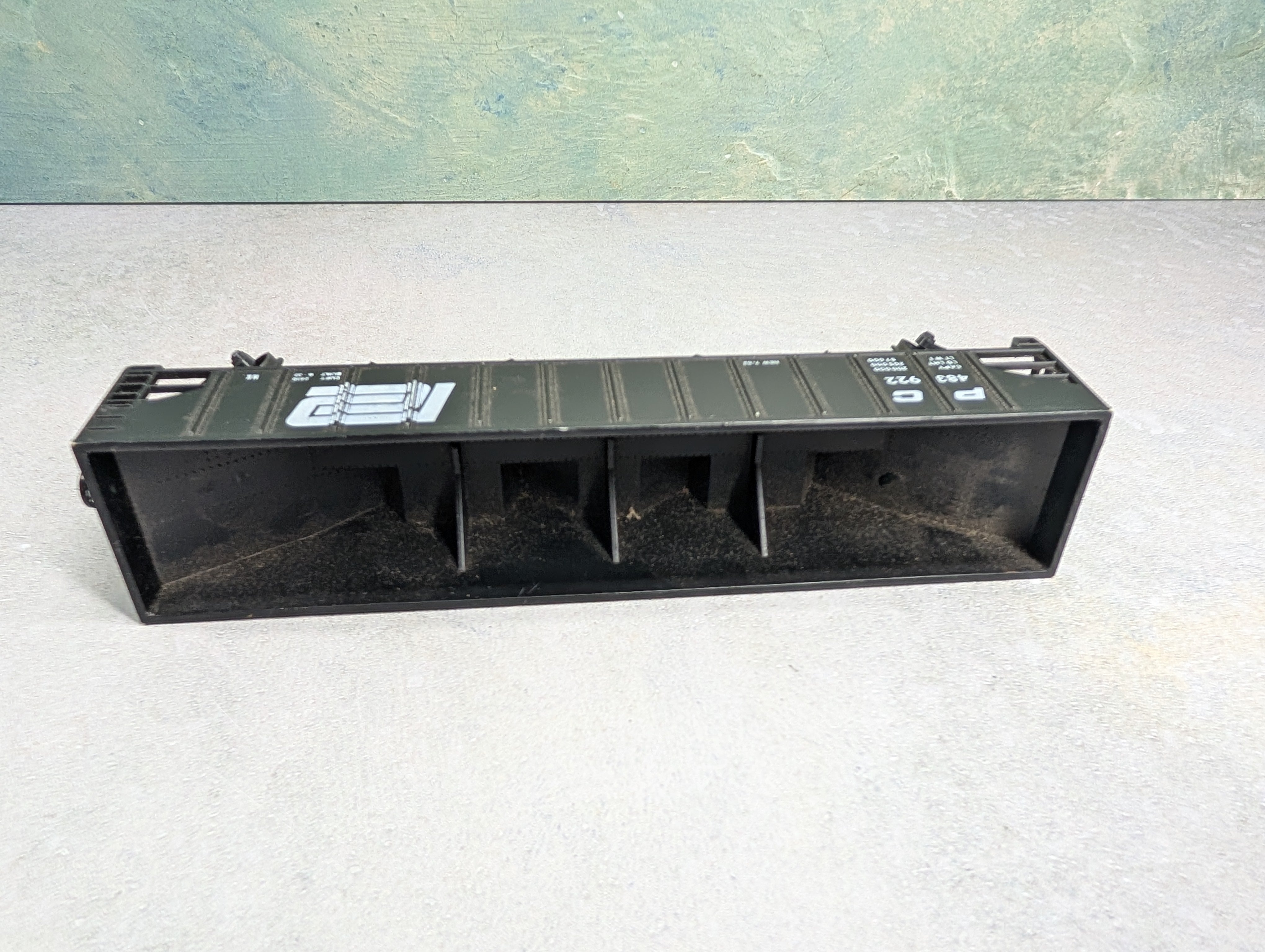 USED AHM HO Scale Large 4 Bay Hopper Penn Central PC #483922