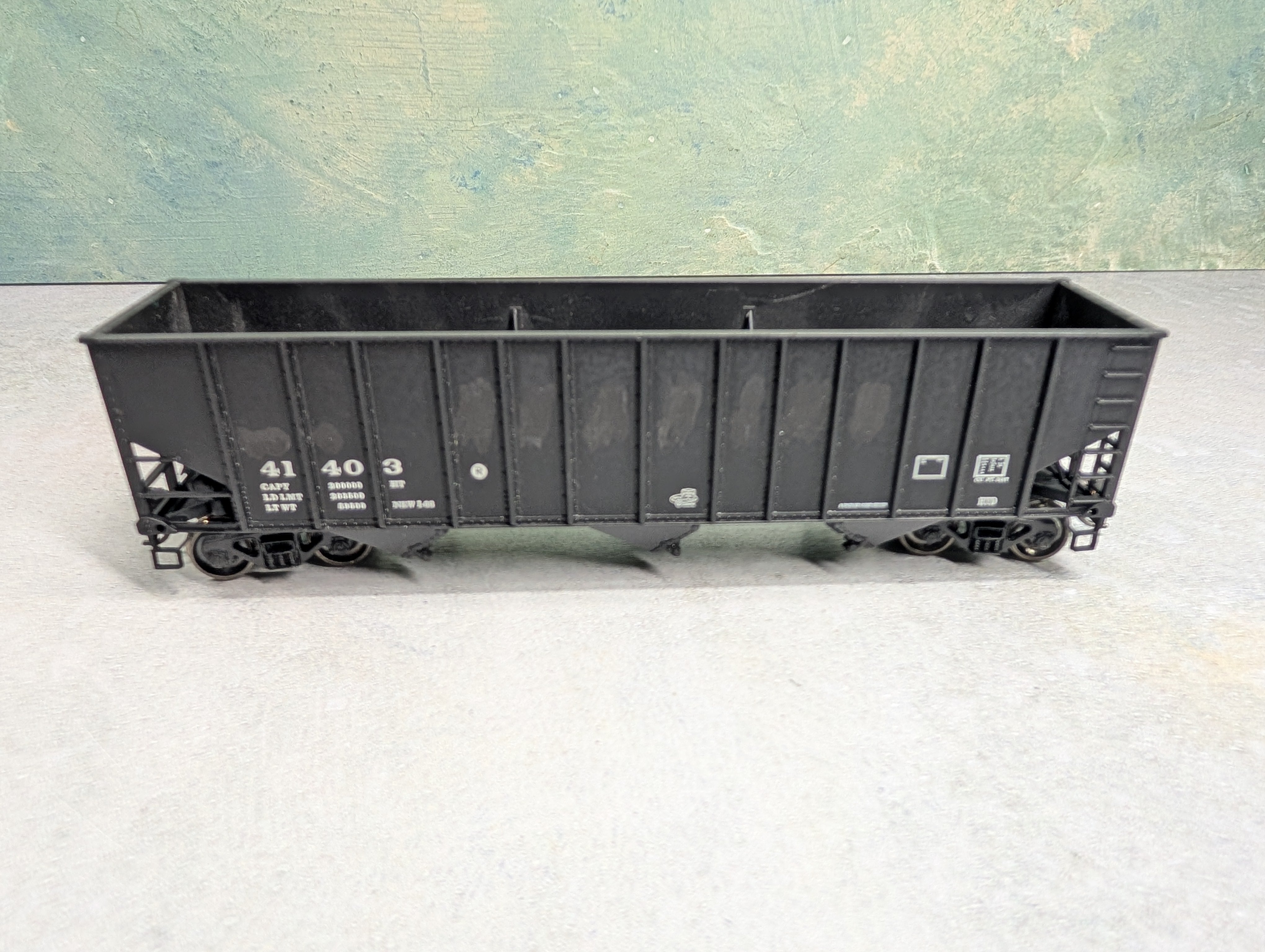 USED Bachmann HO Scale 100 Ton Hopper Ex-Reading #41403 Custom Paint Out (Modern Car)