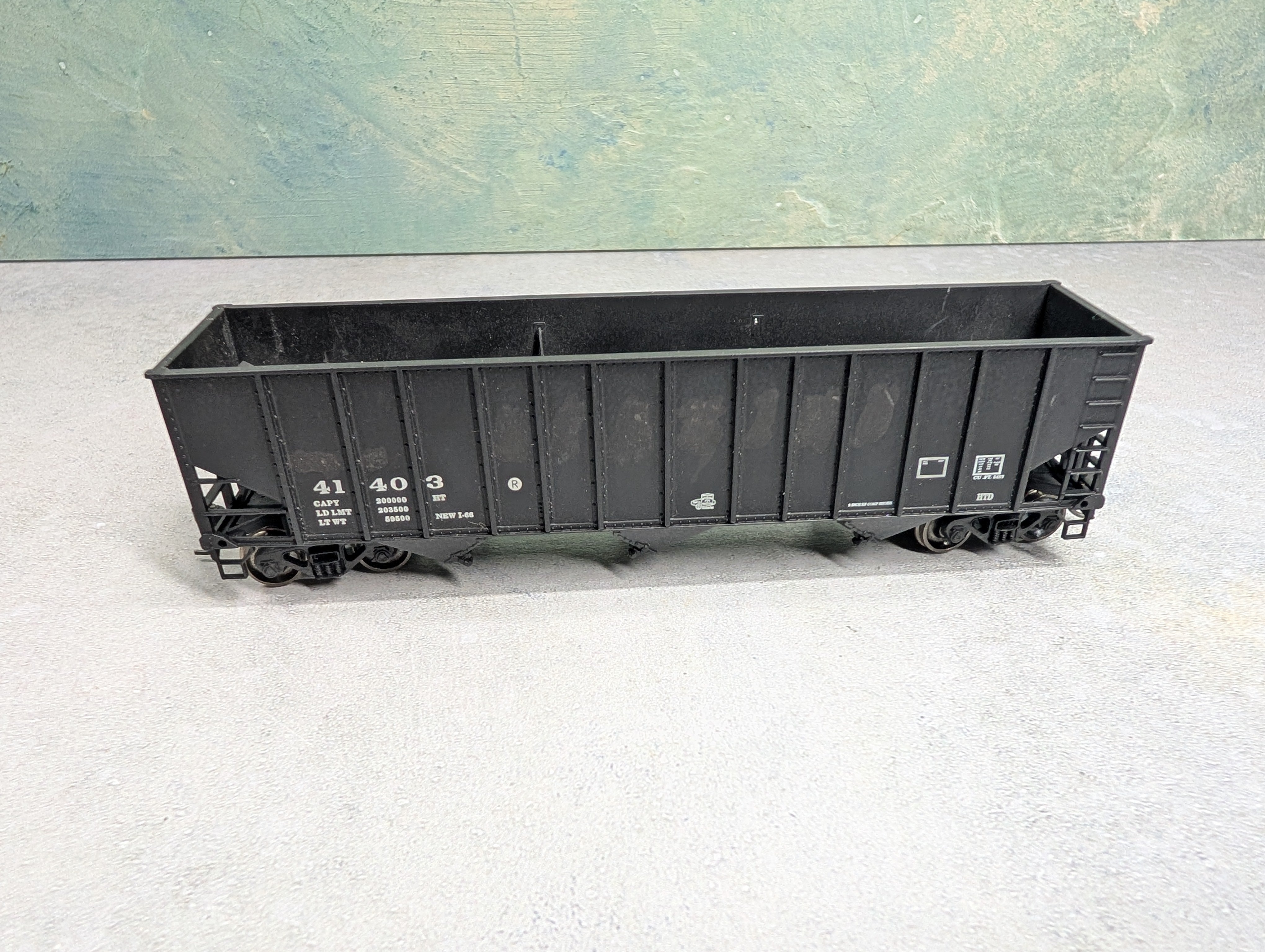 USED Bachmann HO Scale 100 Ton Hopper Ex-Reading #41403 Custom Paint Out (Modern Car)