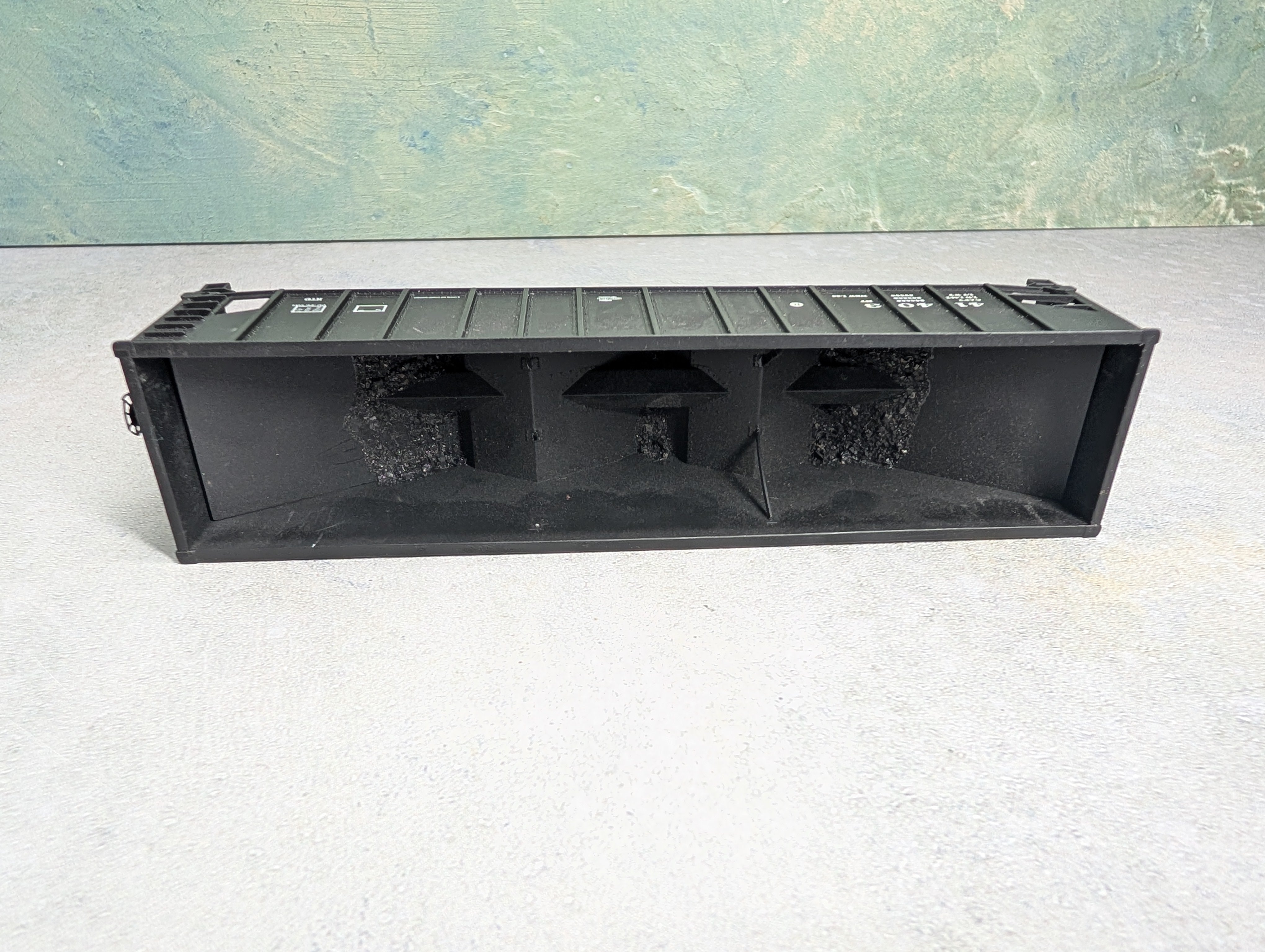 USED Bachmann HO Scale 100 Ton Hopper Ex-Reading #41403 Custom Paint Out (Modern Car)