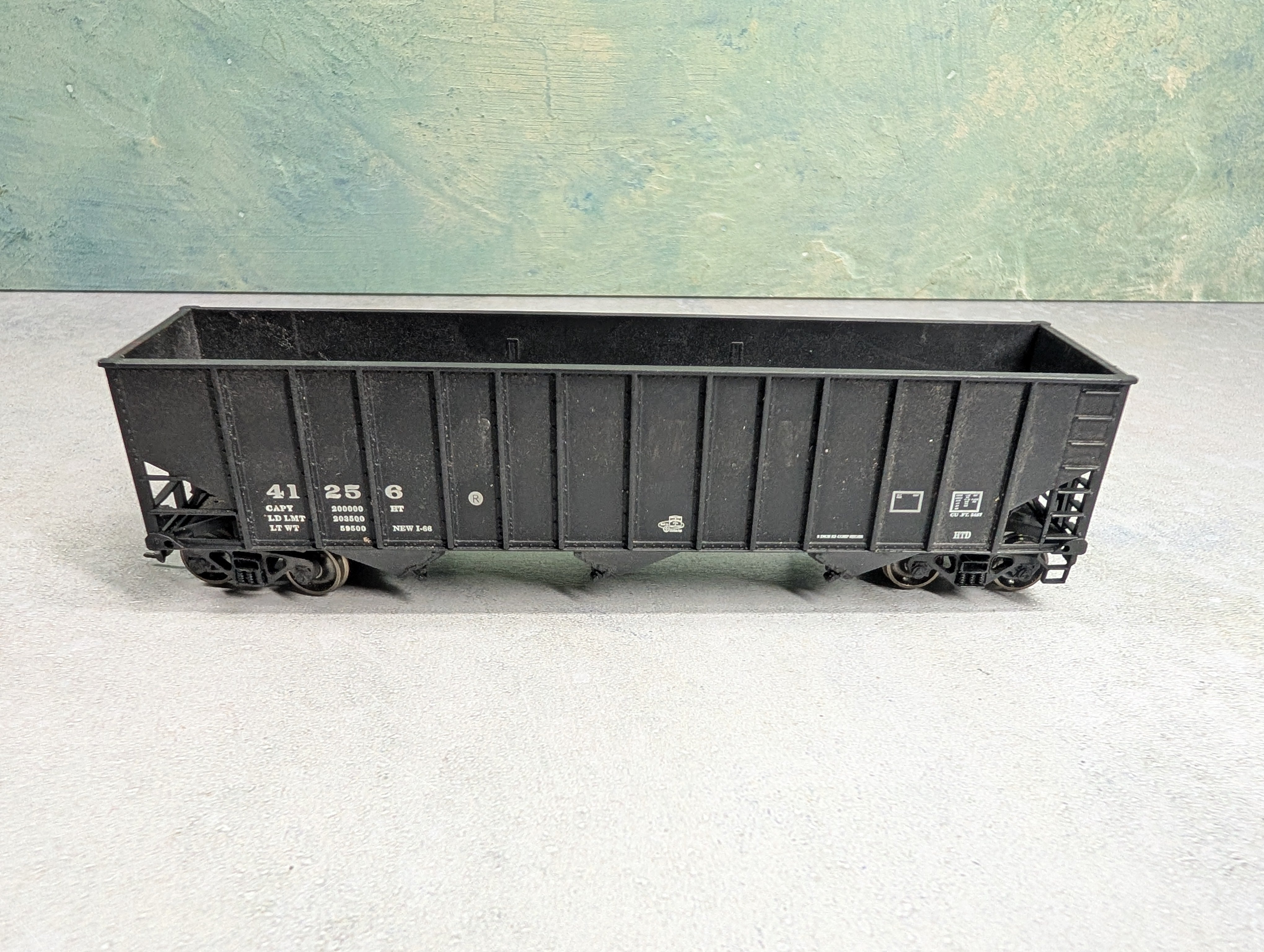 USED Bachmann HO Scale 100 Ton Hopper Ex-Reading #41256 Custom Paint Out (Modern Car)