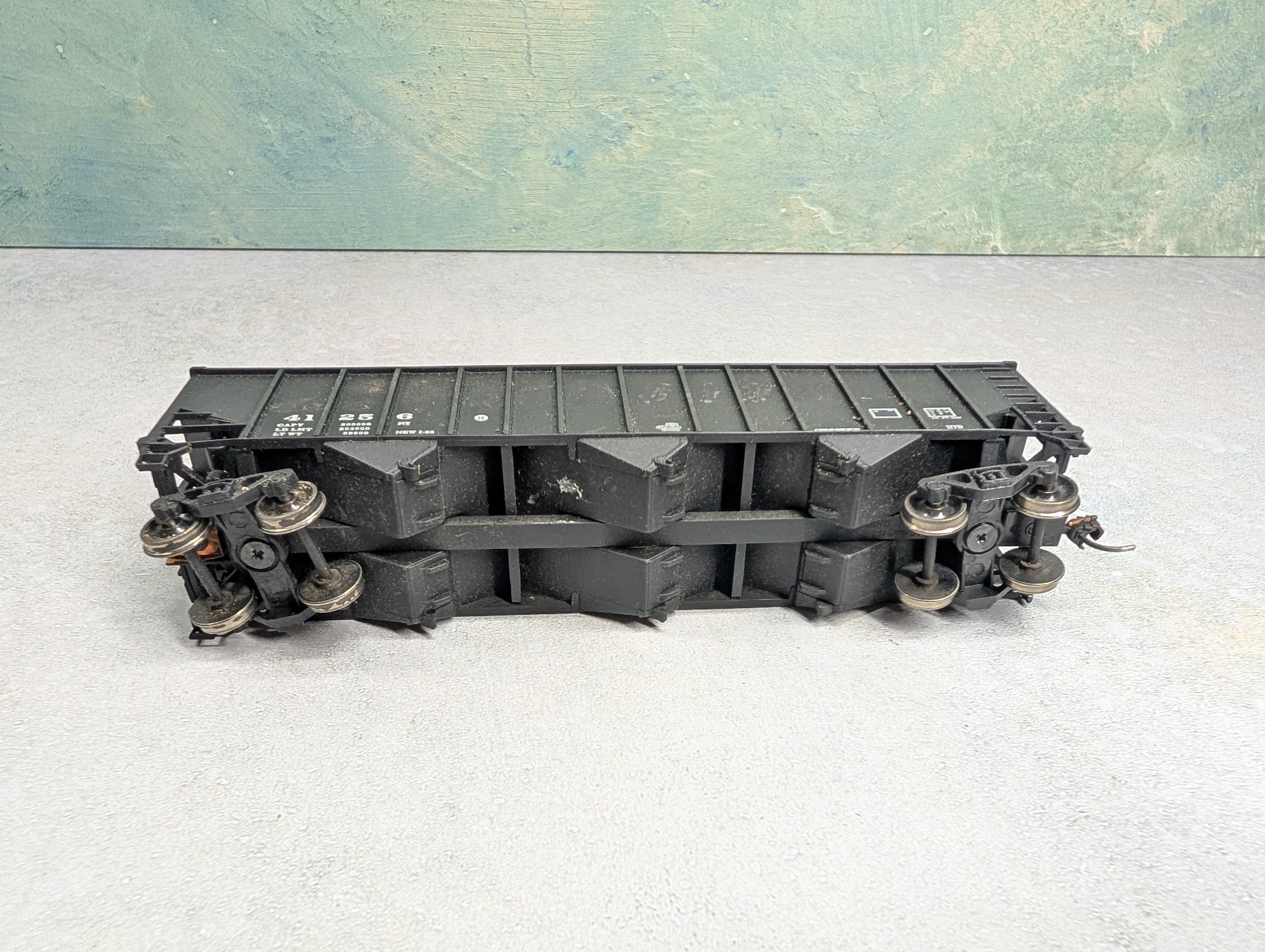 USED Bachmann HO Scale 100 Ton Hopper Ex-Reading #41256 Custom Paint Out (Modern Car)