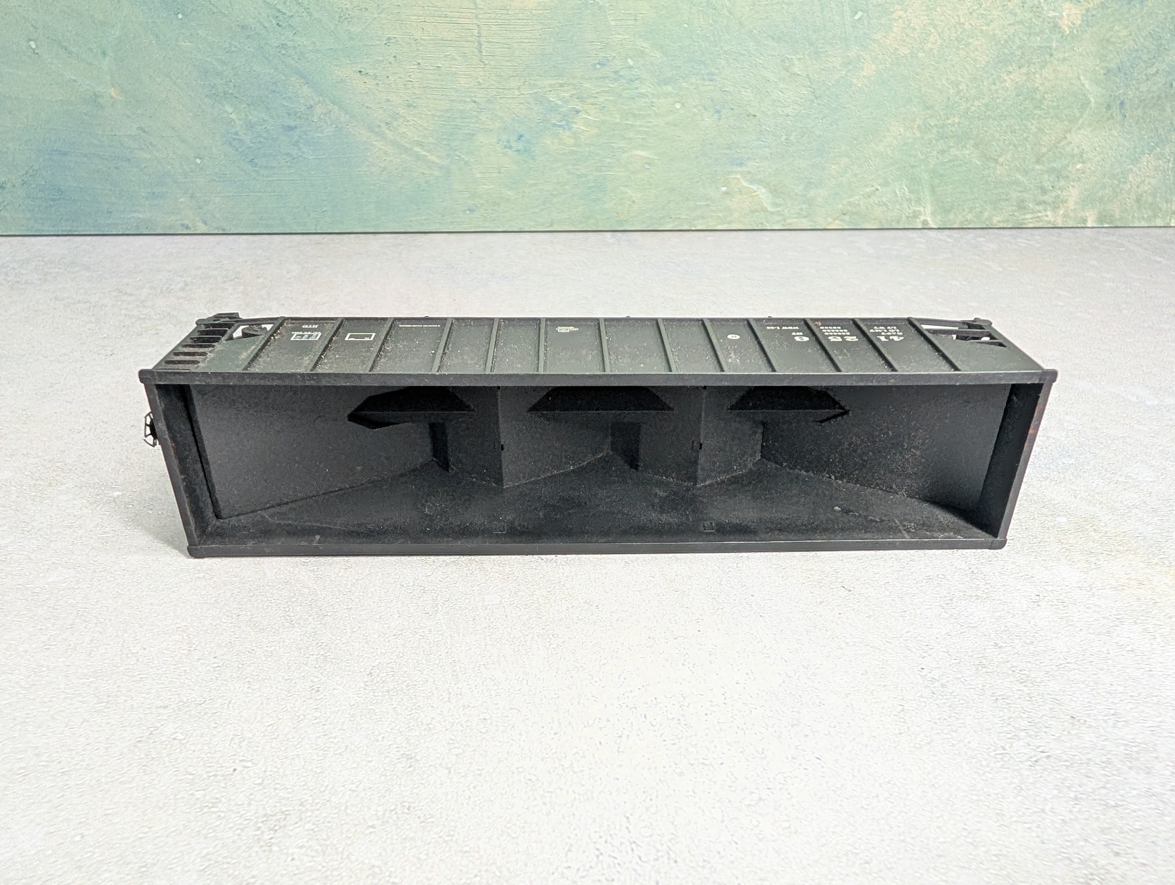 USED Bachmann HO Scale 100 Ton Hopper Ex-Reading #41256 Custom Paint Out (Modern Car)