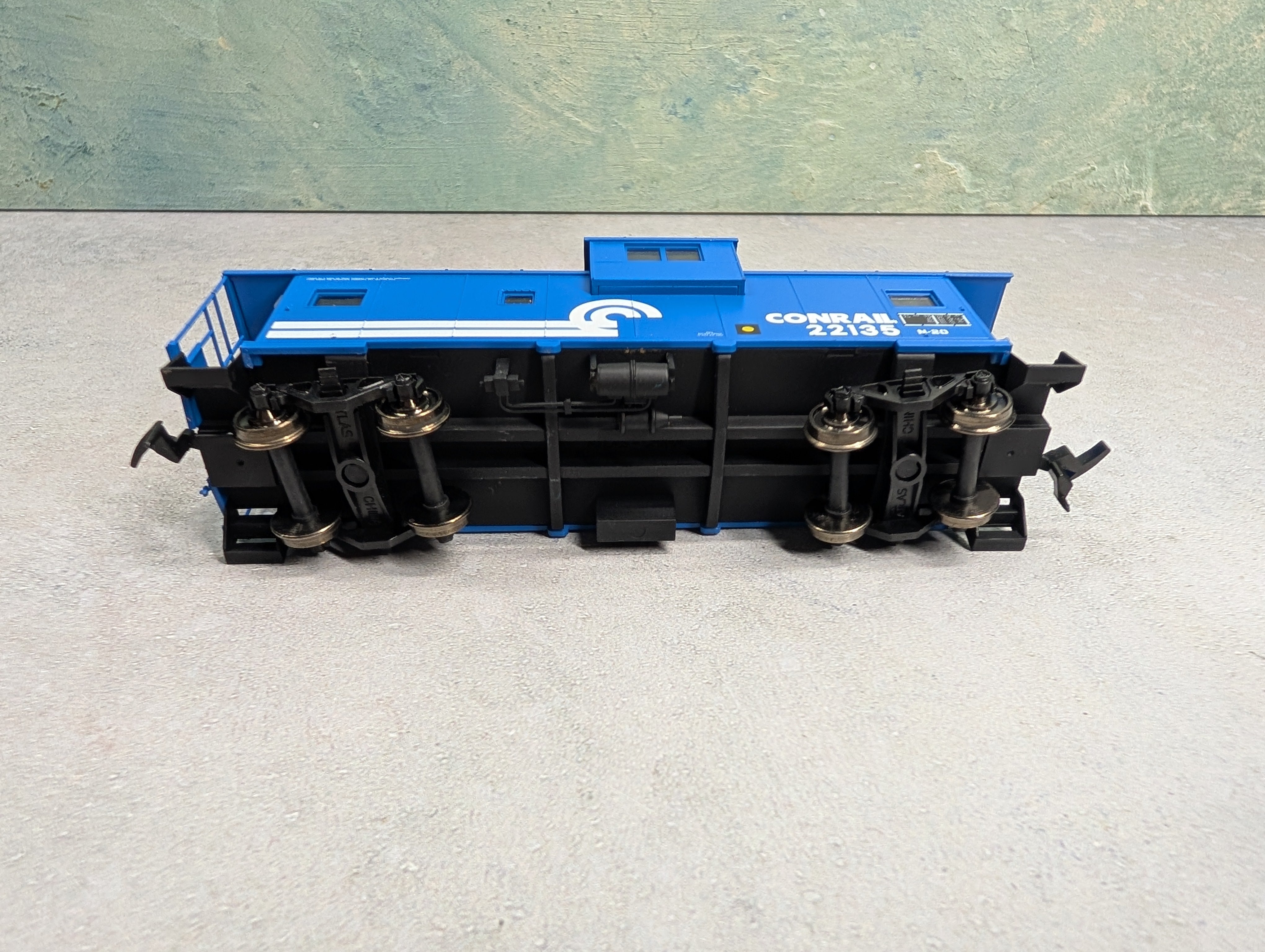 USED Atlas HO Scale Caboose Conrail #22135
