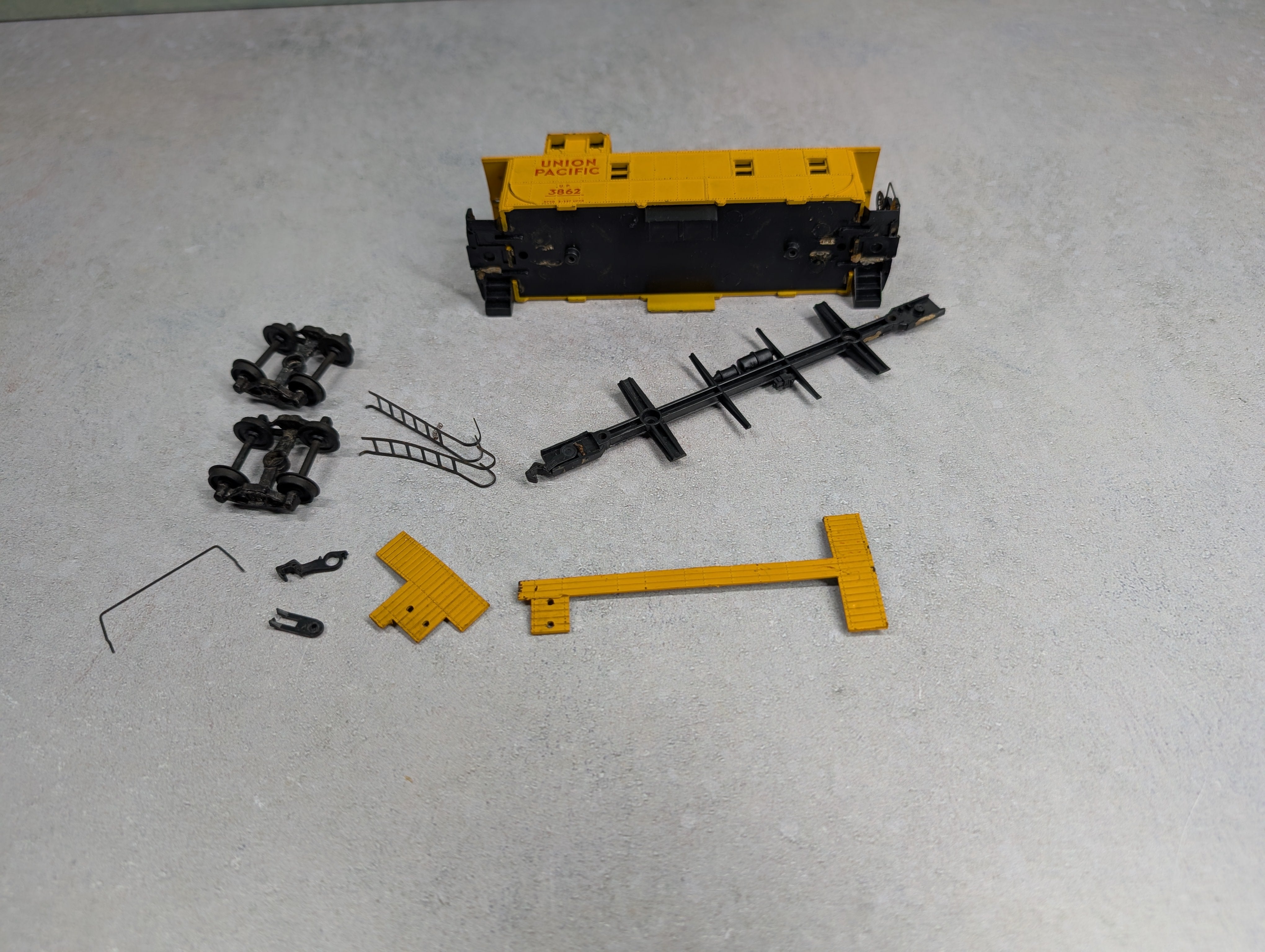 USED Athearn HO Scale Caboose Union Pacific UP #3862 Rough