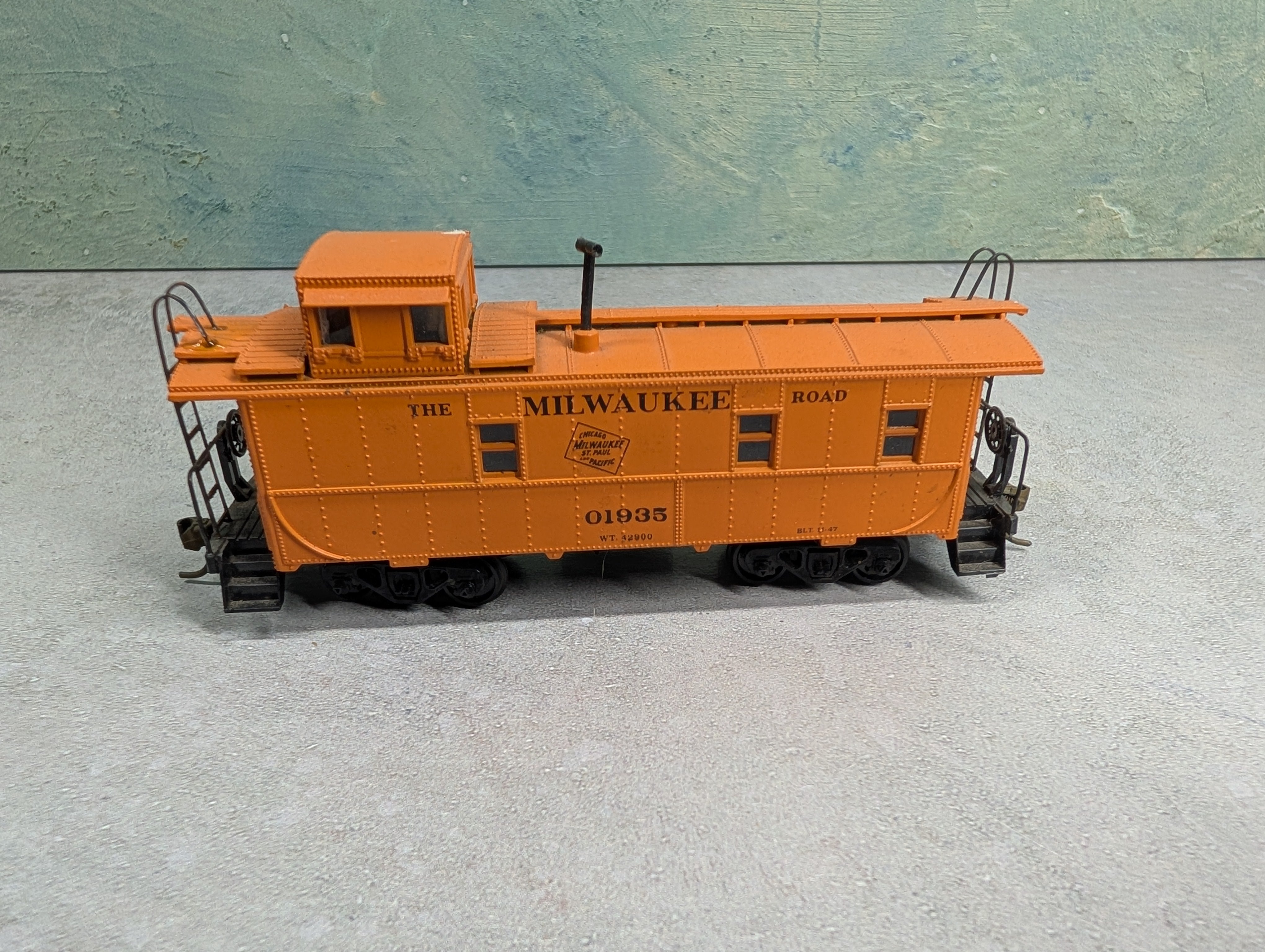 USED Athearn HO Scale Caboose Milwaukee Road #01935
