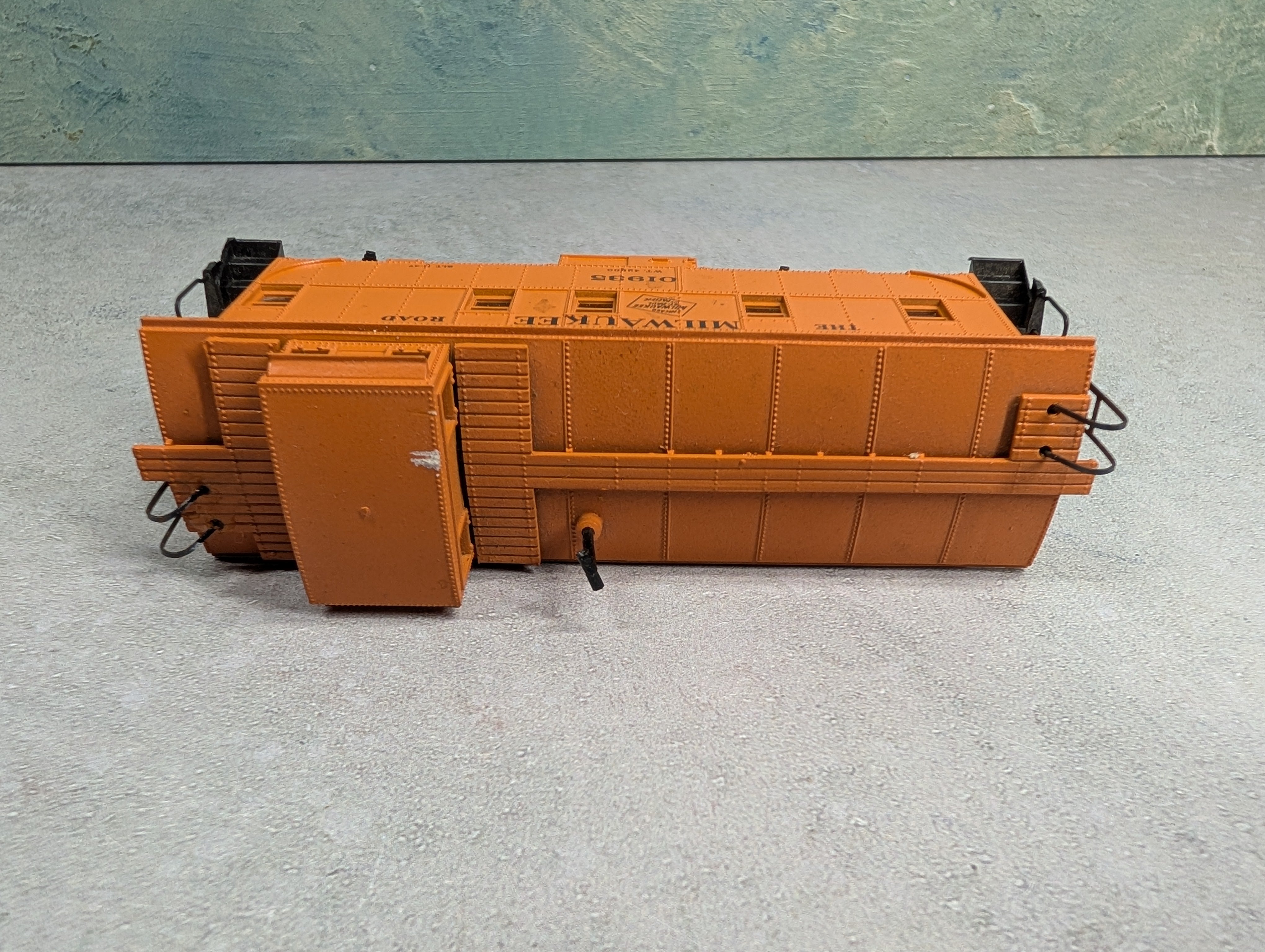 USED Athearn HO Scale Caboose Milwaukee Road #01935
