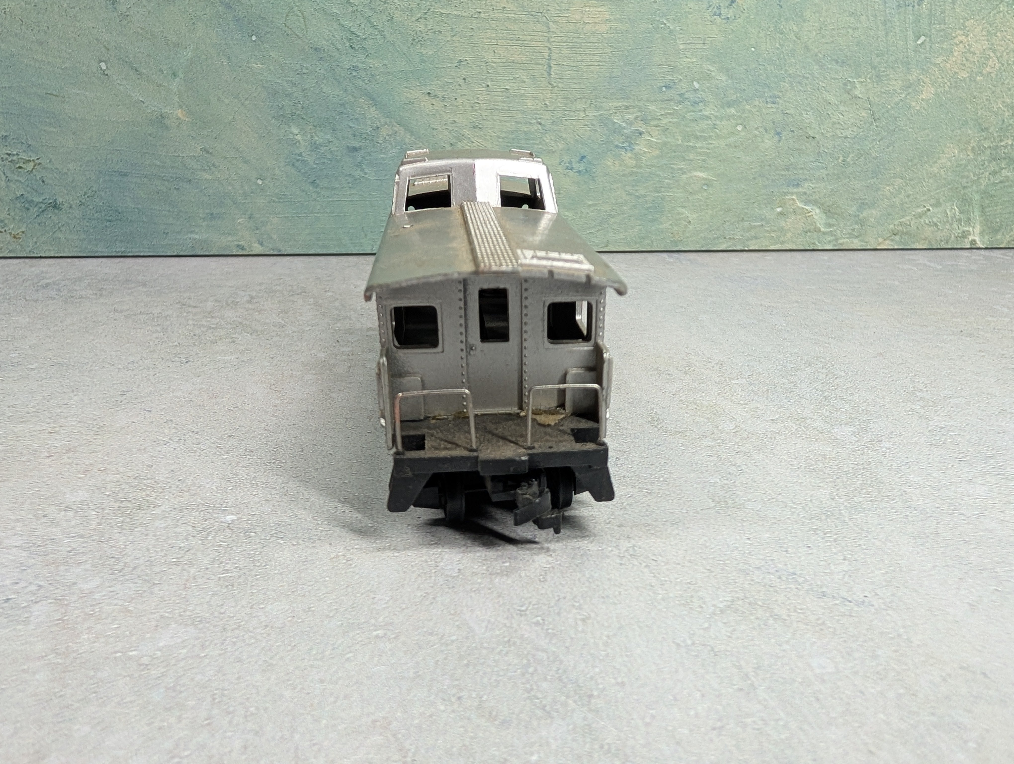 USED Tyco HO Scale Caboose Burlington CB&Q #12568