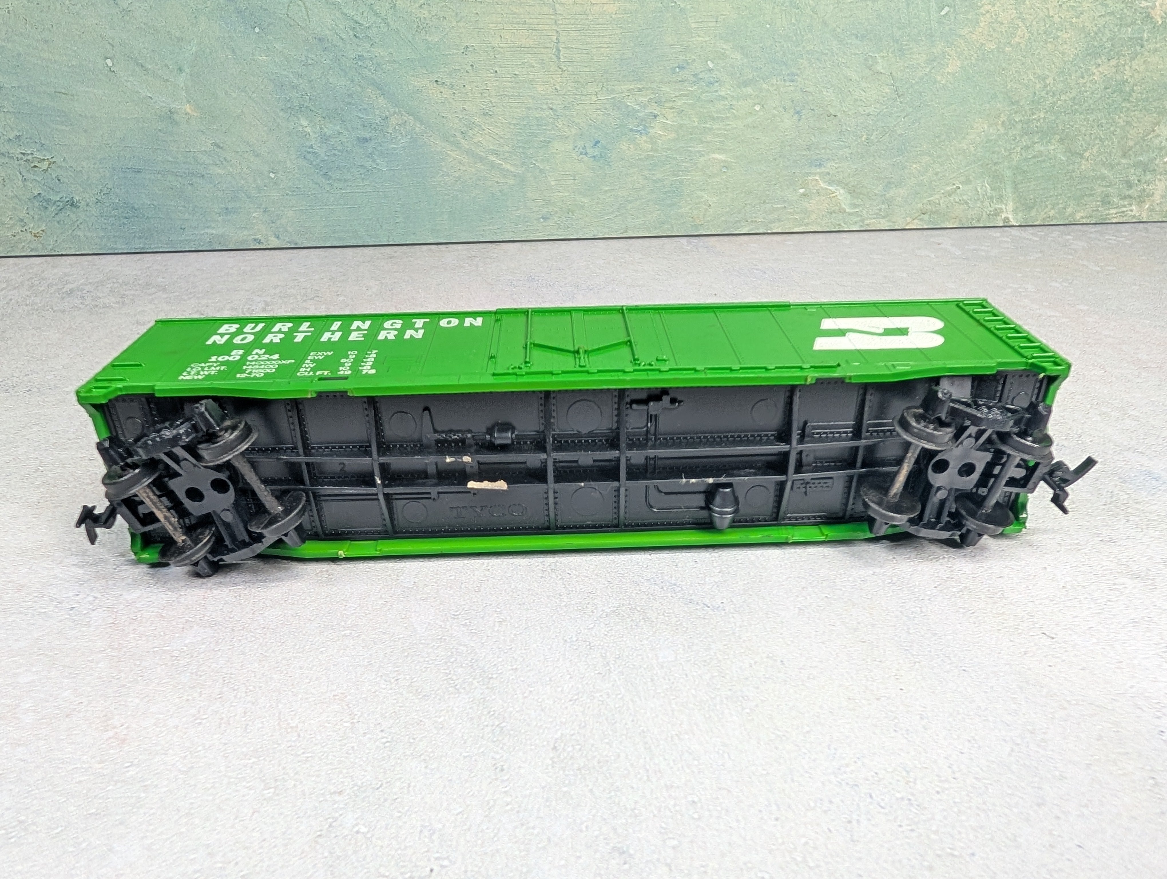 USED Tyco HO Scale 50' Box Car Burlington Northern BN #100024