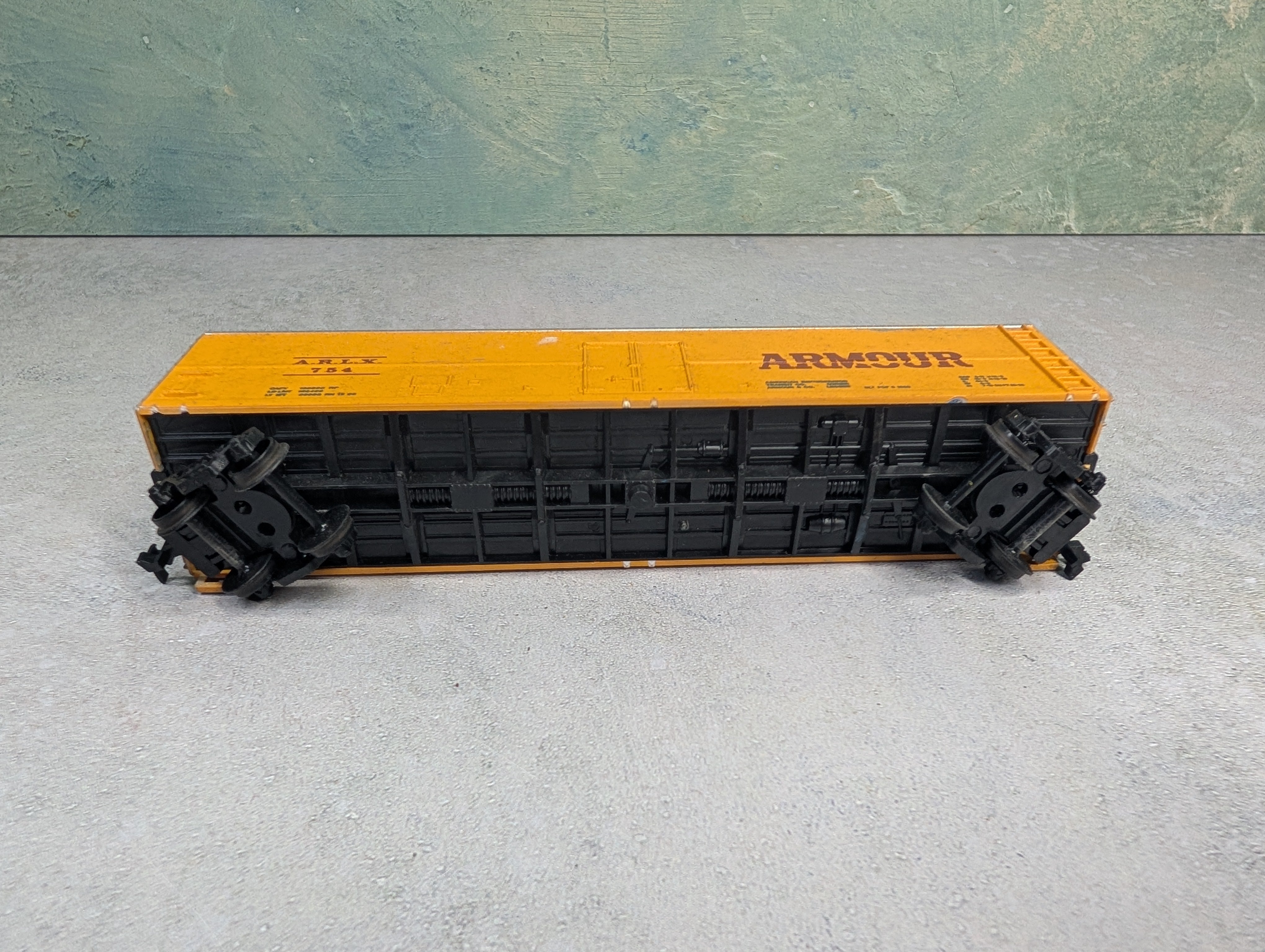 USED AHM HO Scale 50' Box Car Armour ARLX #754
