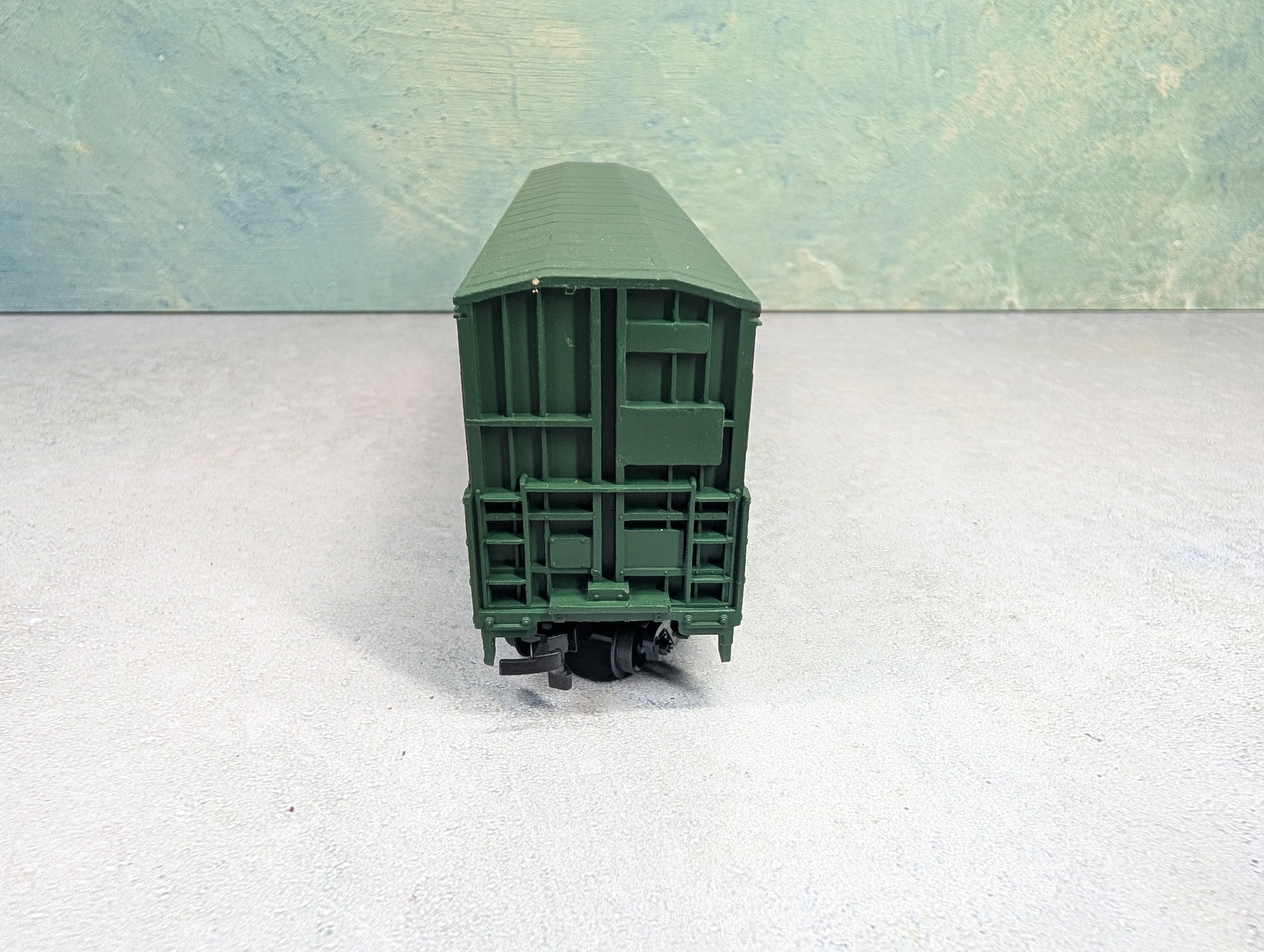 USED Life-Like HO Scale Thrall Door Box Car Weyerhaeuser LUNX #4687